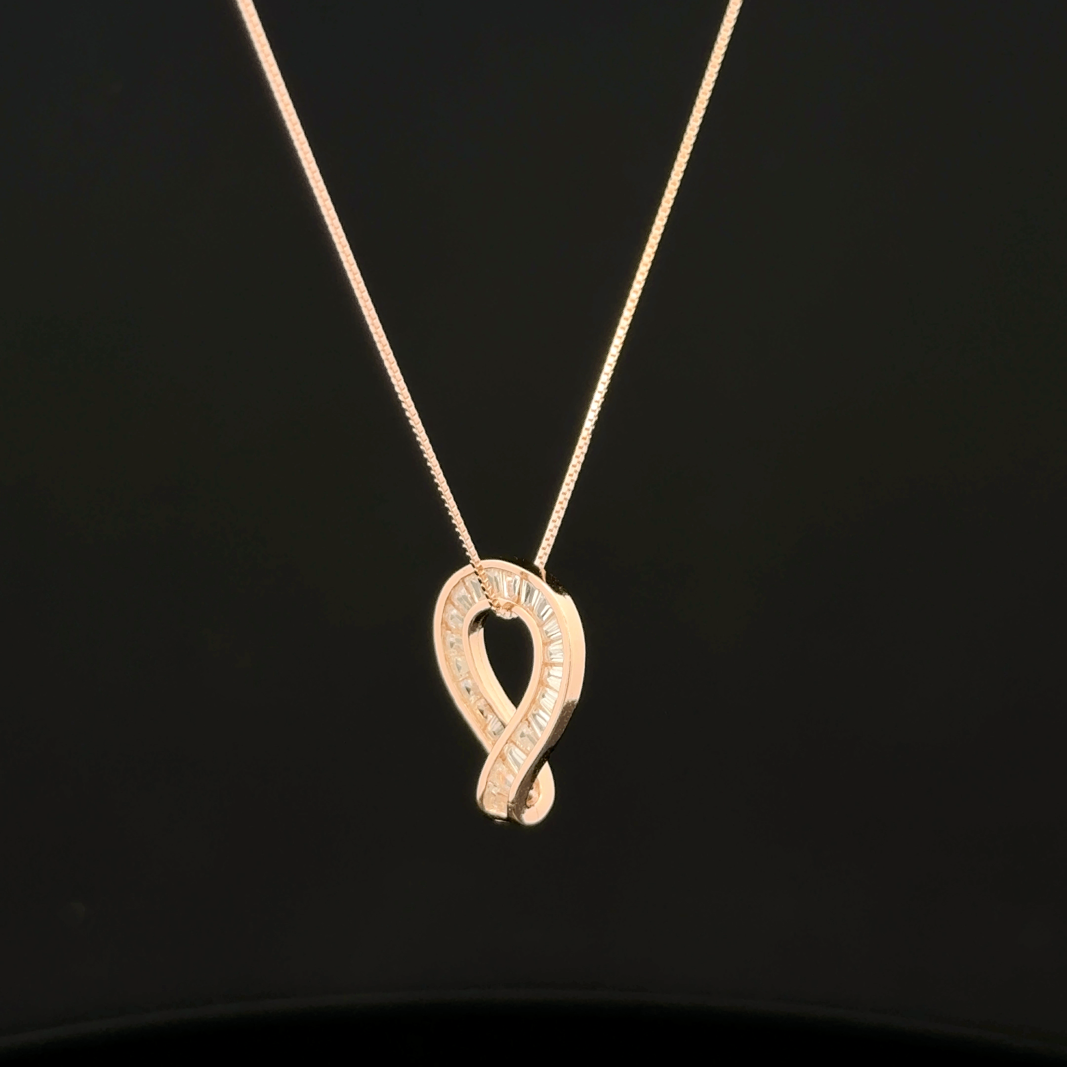 Baguette Loop rose gold chain pendant