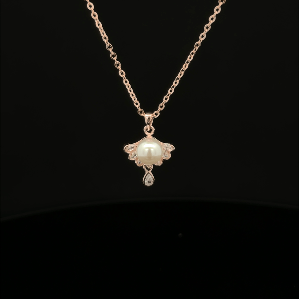 Pearl rose gold chain pendant
