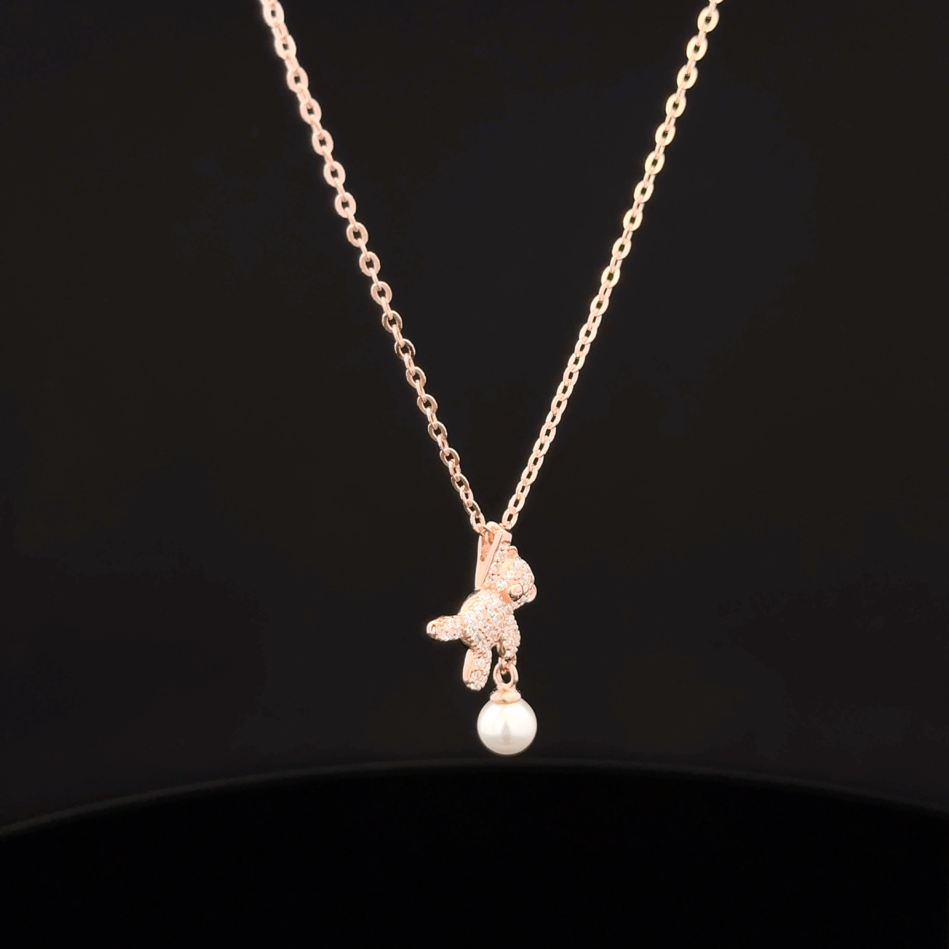 Teddy rose gold chain pendant