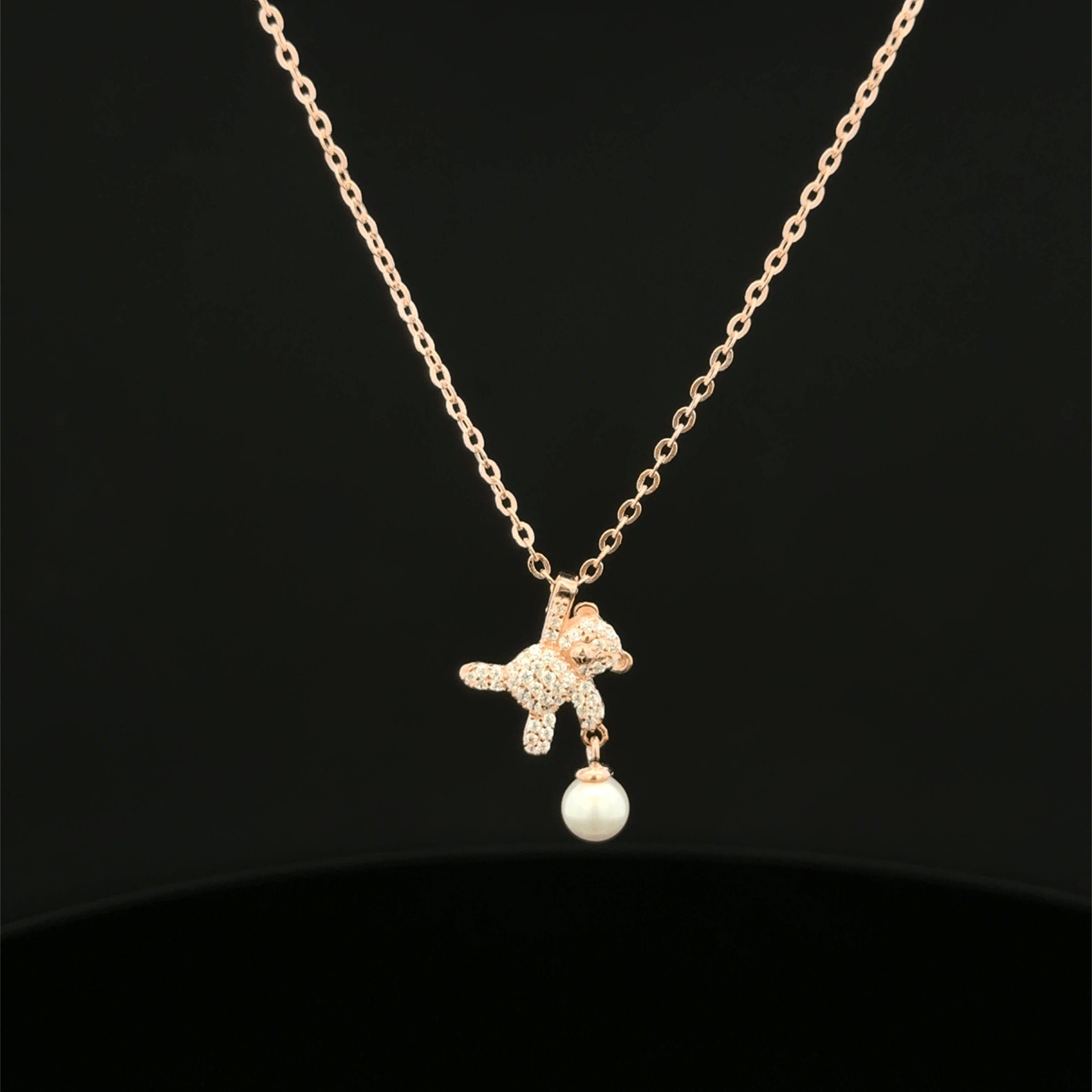 Teddy rose gold chain pendant