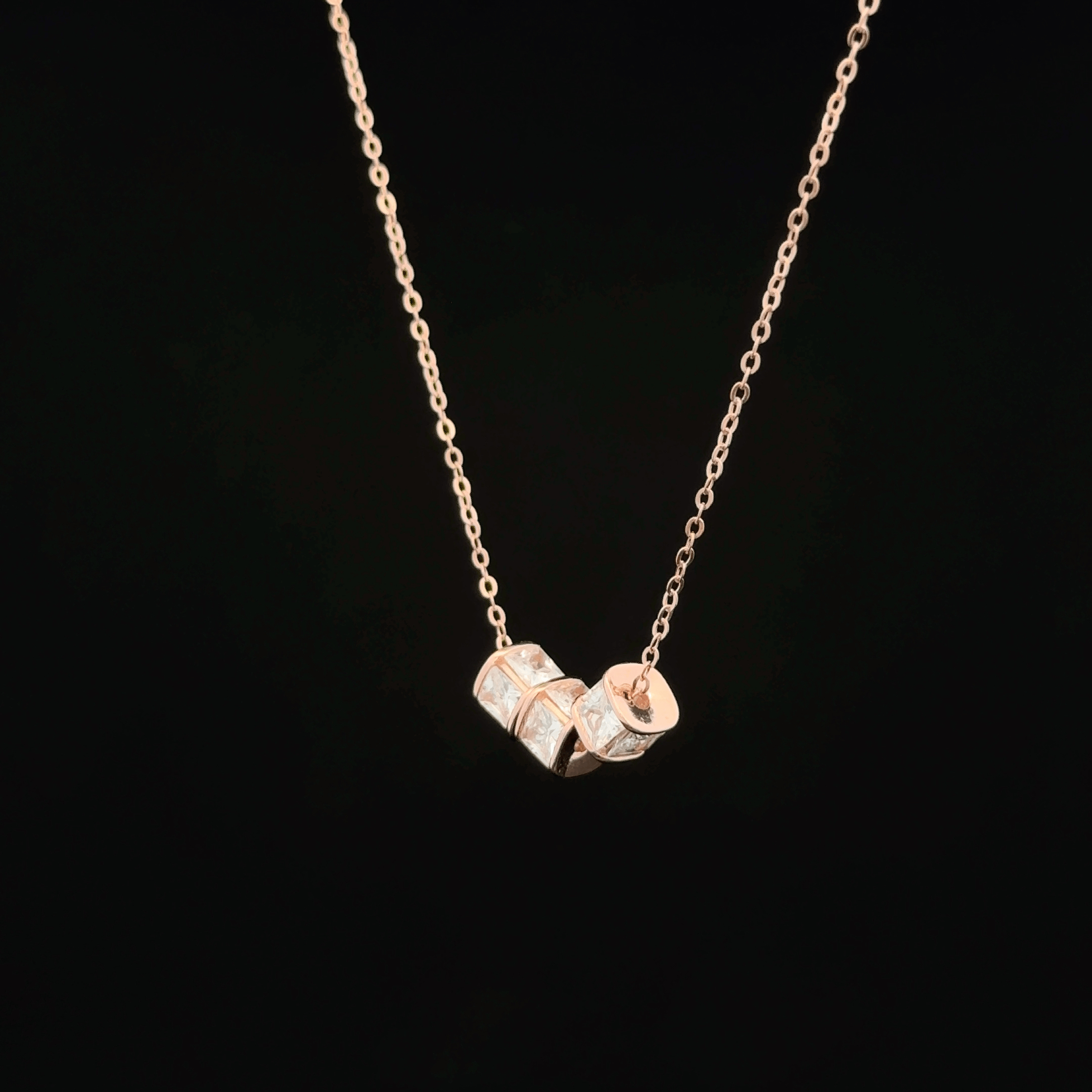 Cubic rose gold chain pendant