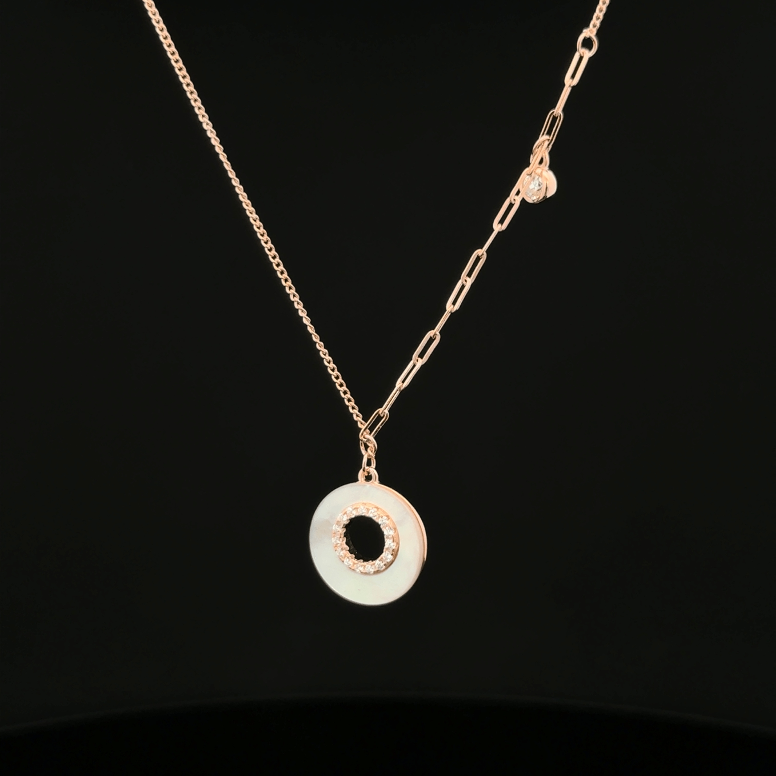 Circle shape rose gold chain pendant