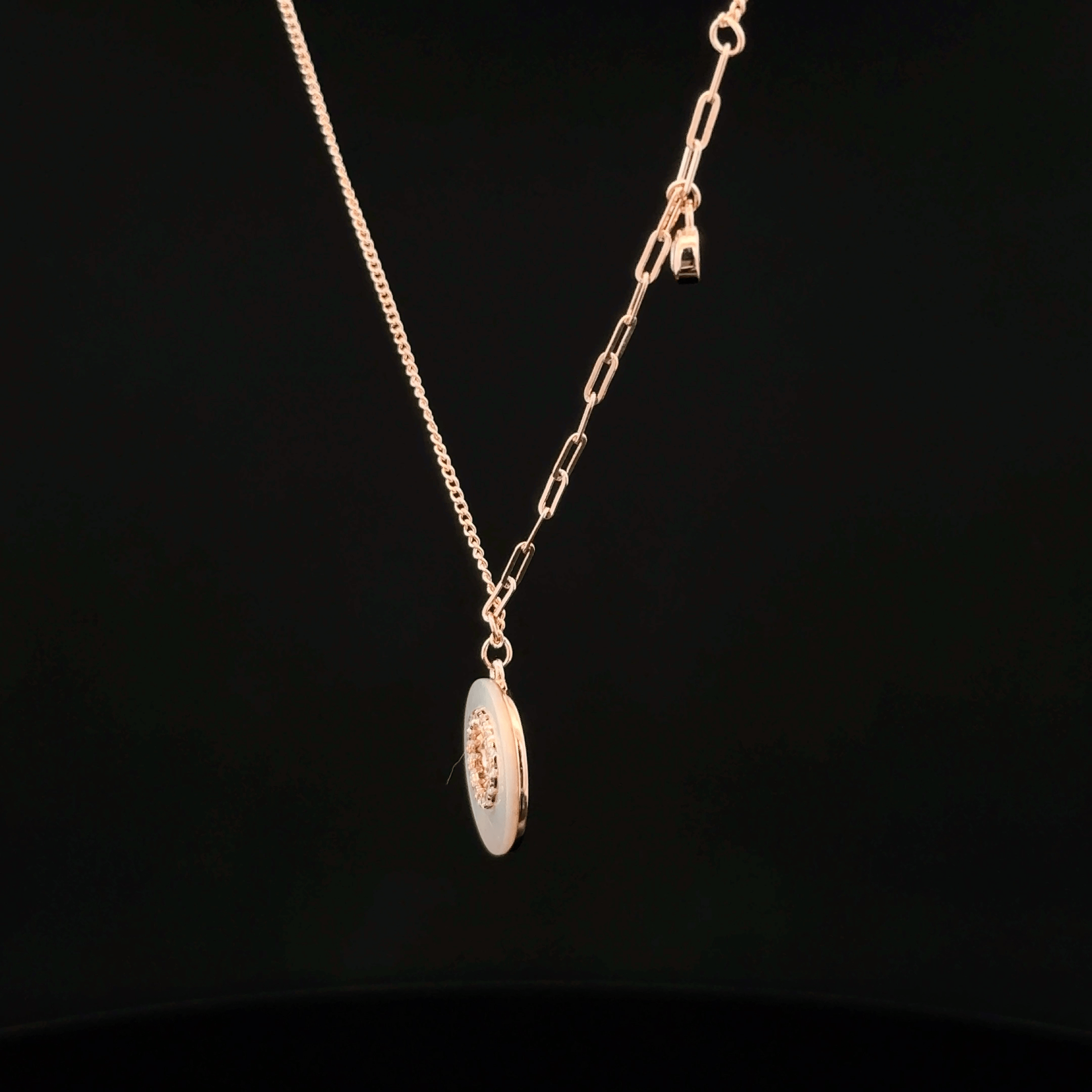 Circle shape rose gold chain pendant