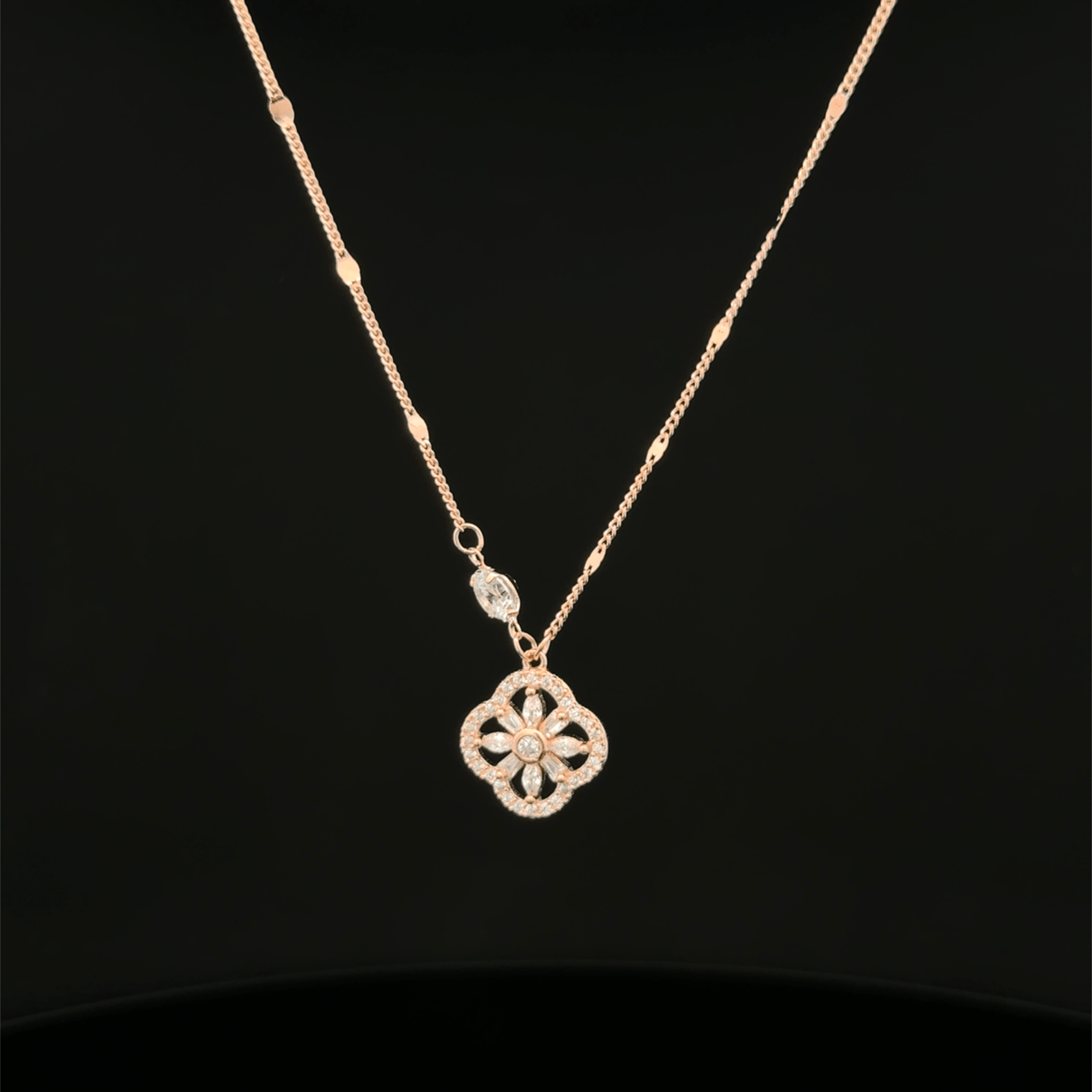 Flower rose gold chain pendant