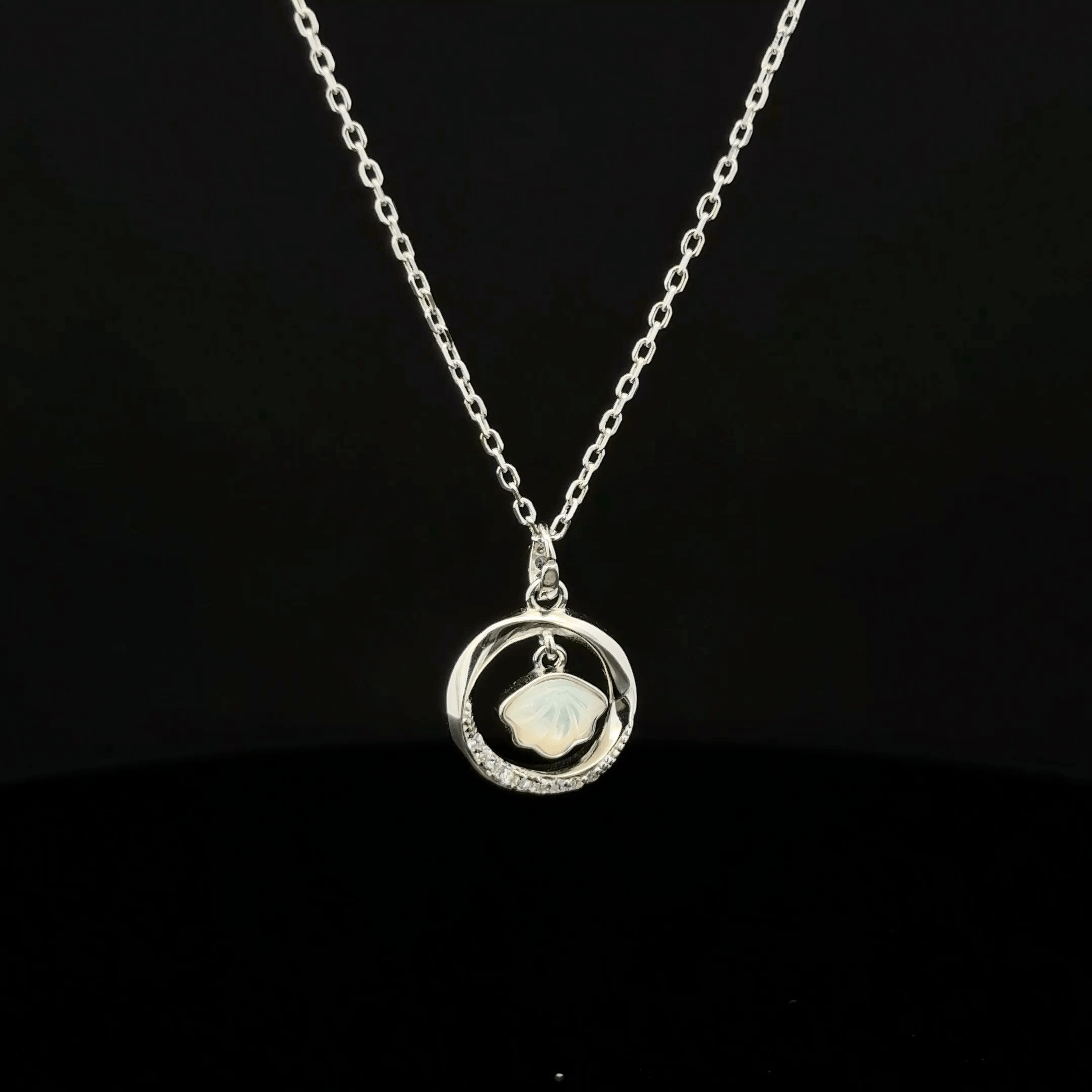 RHODIUM CIRCLE CHAIN WITH PENDANT