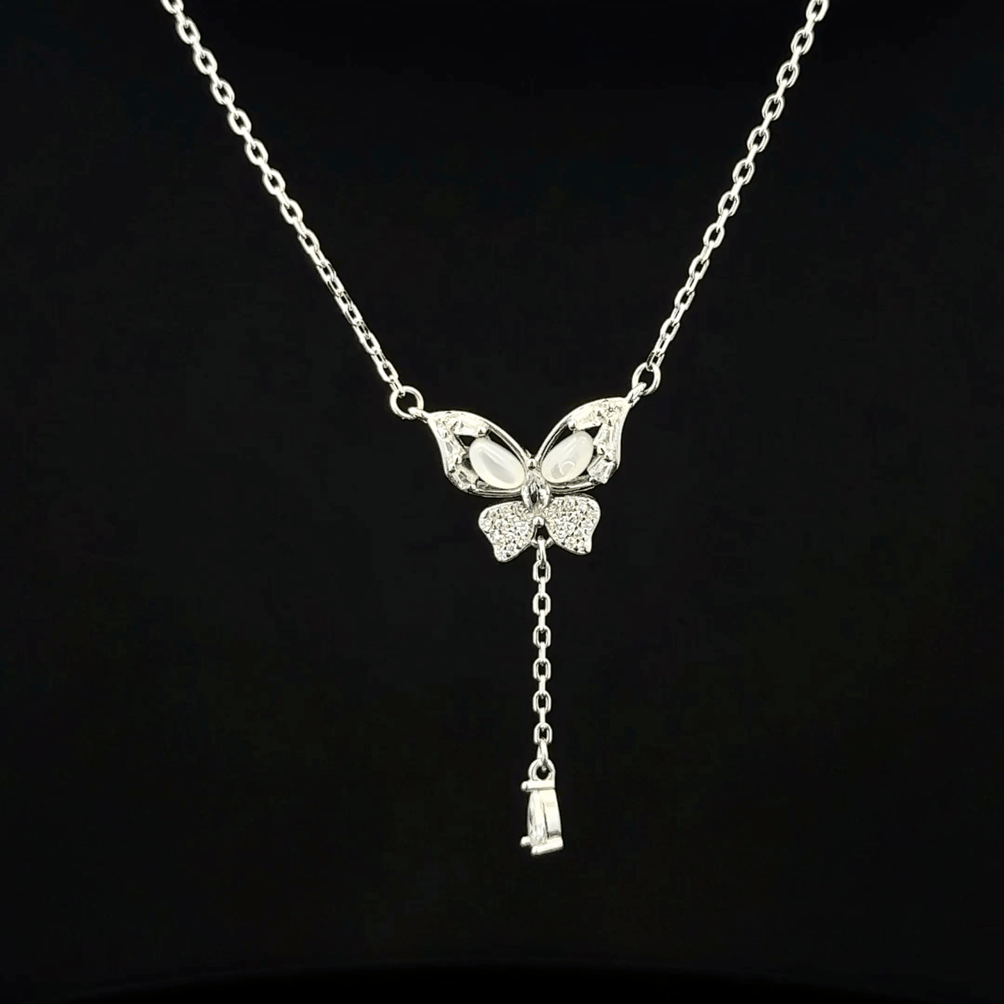 BUTTERFLY CHAIN WITH PENDANT