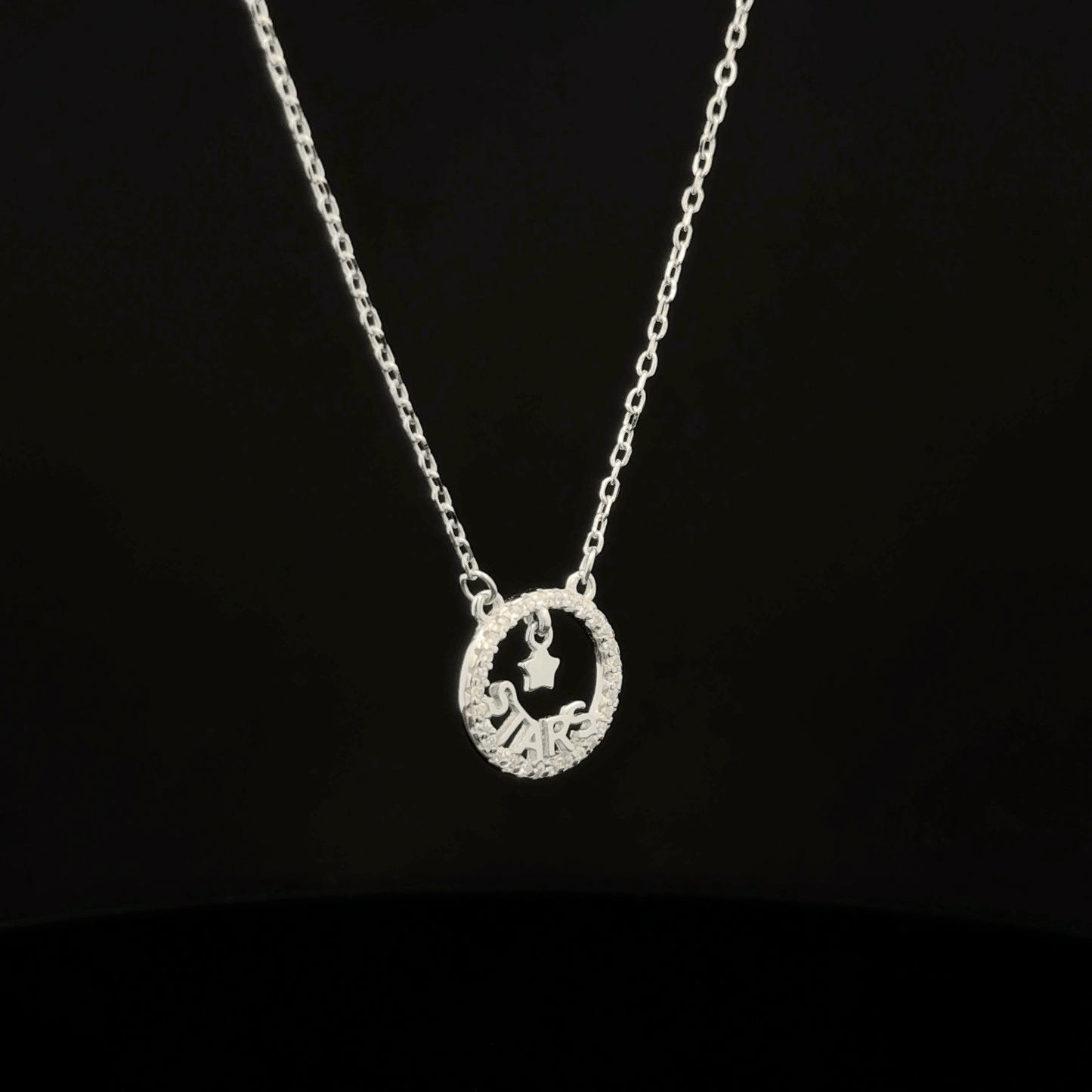 CIRCLE CHAIN WITH PENDANT