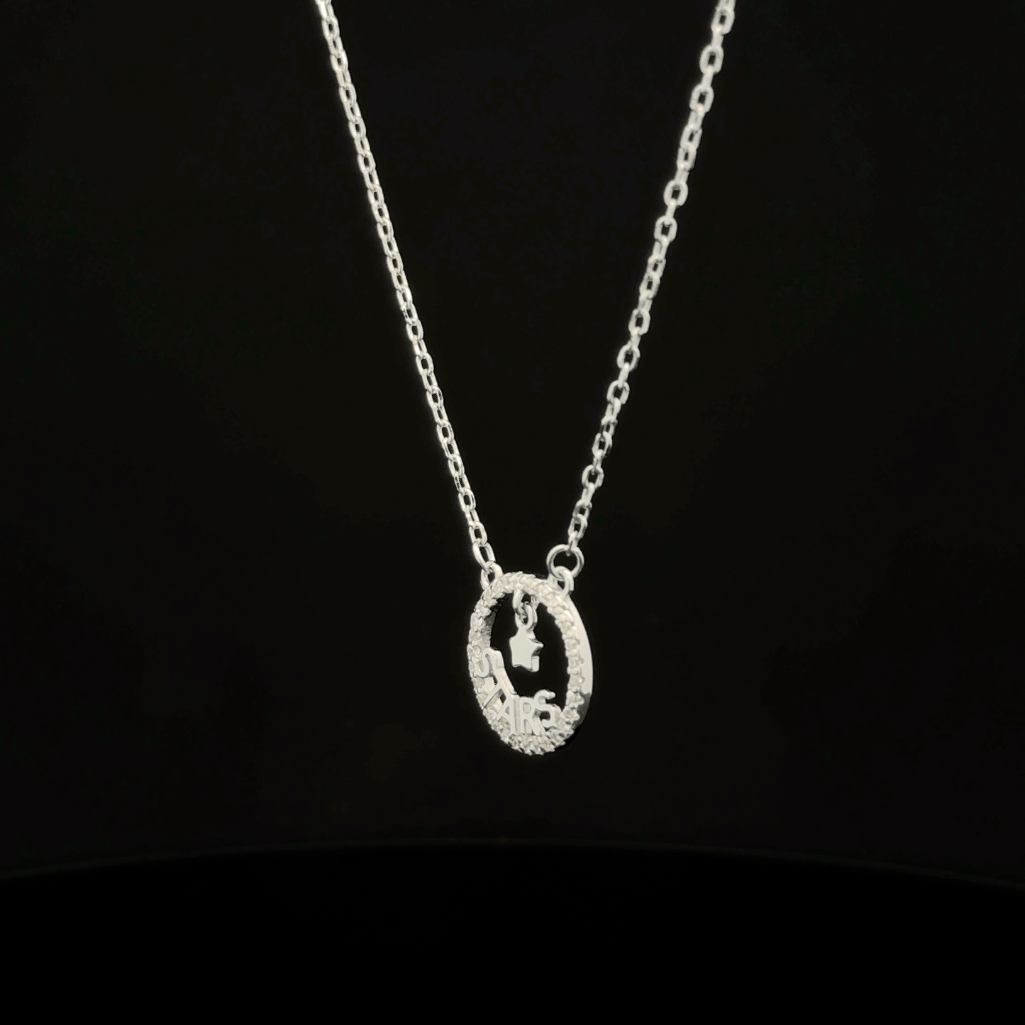 CIRCLE CHAIN WITH PENDANT
