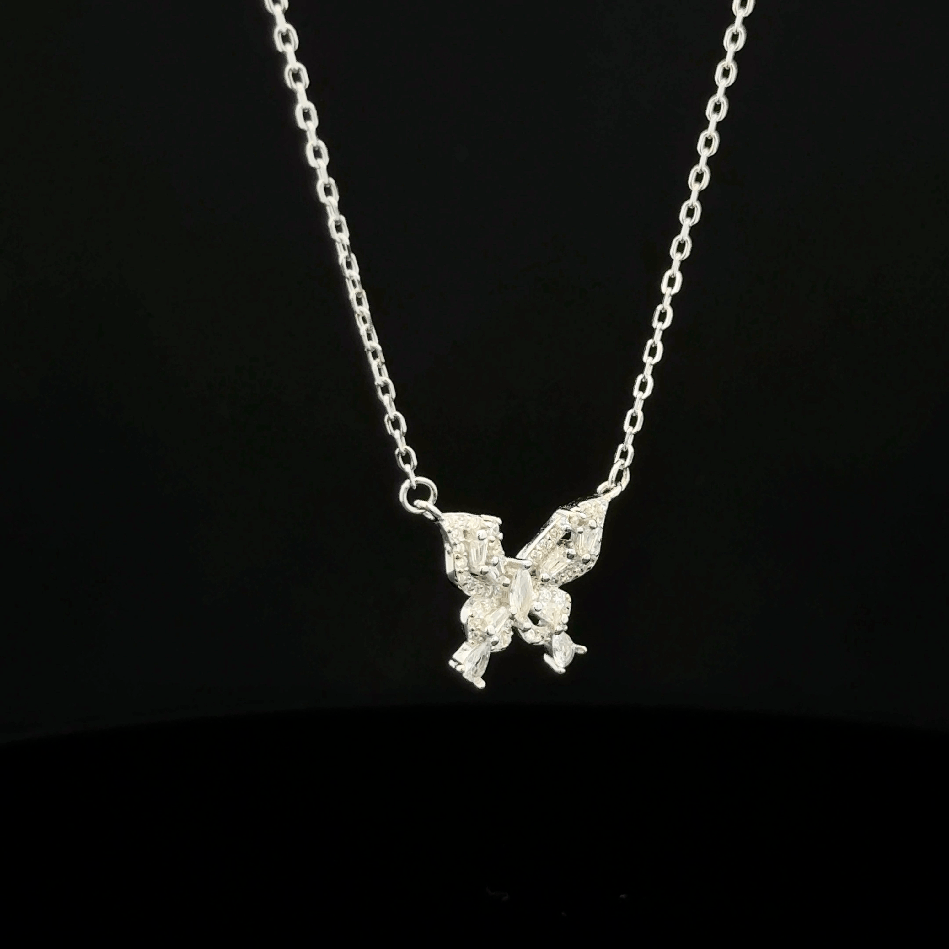 BUTTERFLY CHAIN WITH PENDANT
