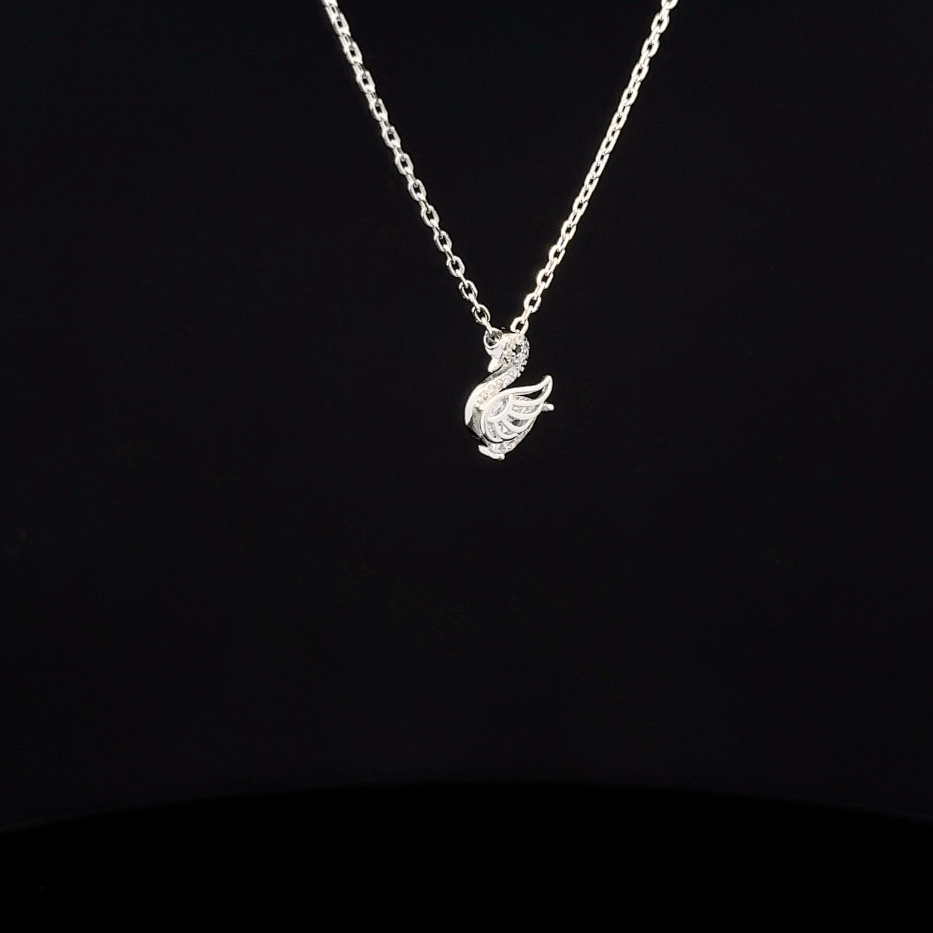 The Graceful Swan Pave chain with Pendant