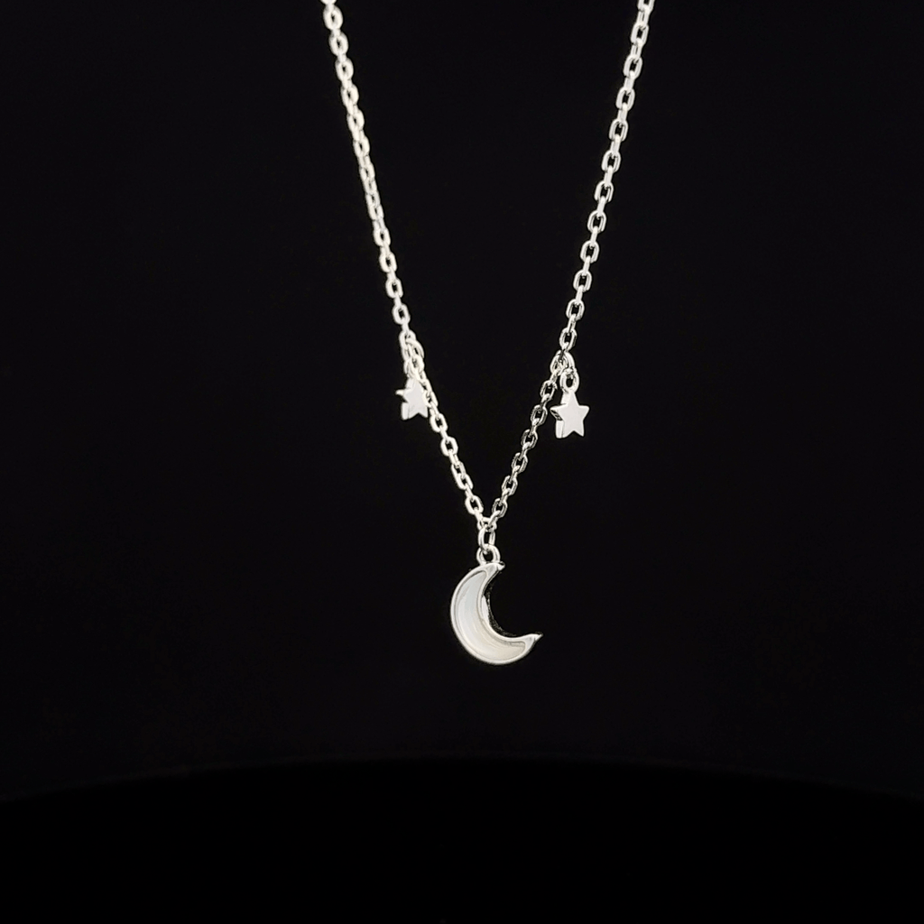 The Moonbeam Station chain with pendant