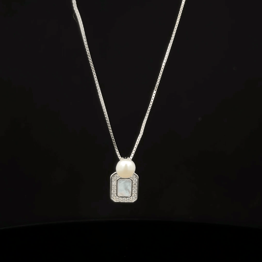 Elegant Pearl & Crystal Halo Pendant