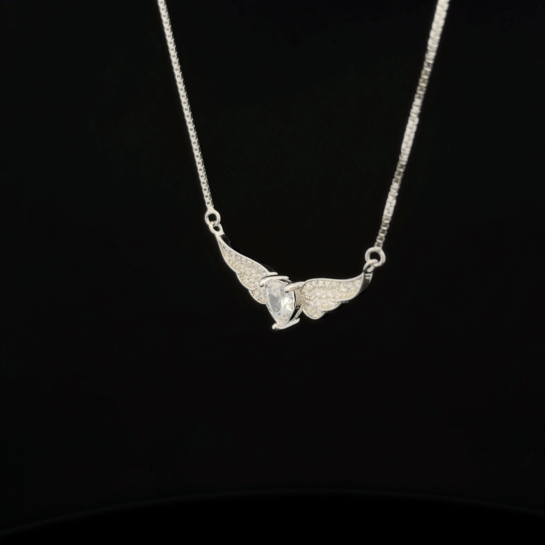 Heart Flying Chain Pendant