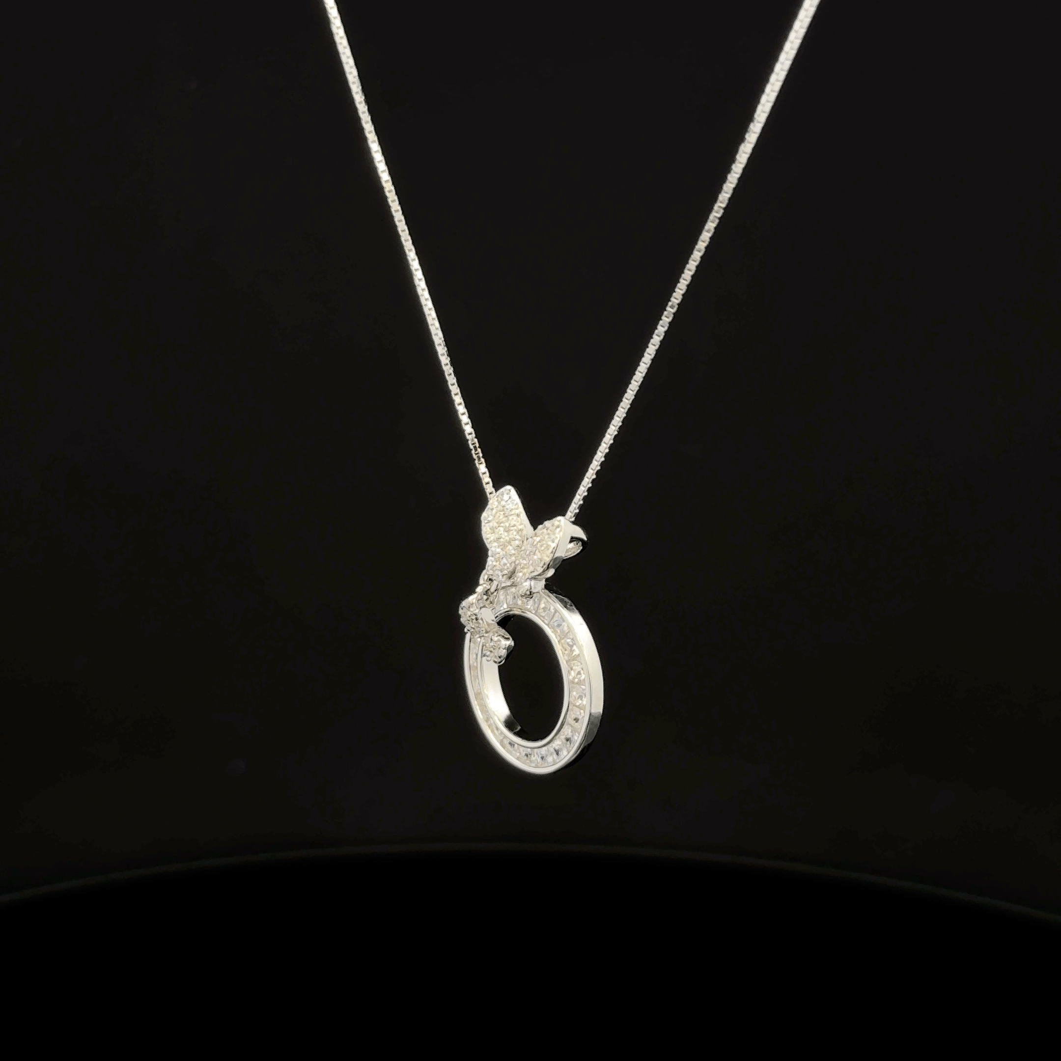 Butterfly with circle chain pendant