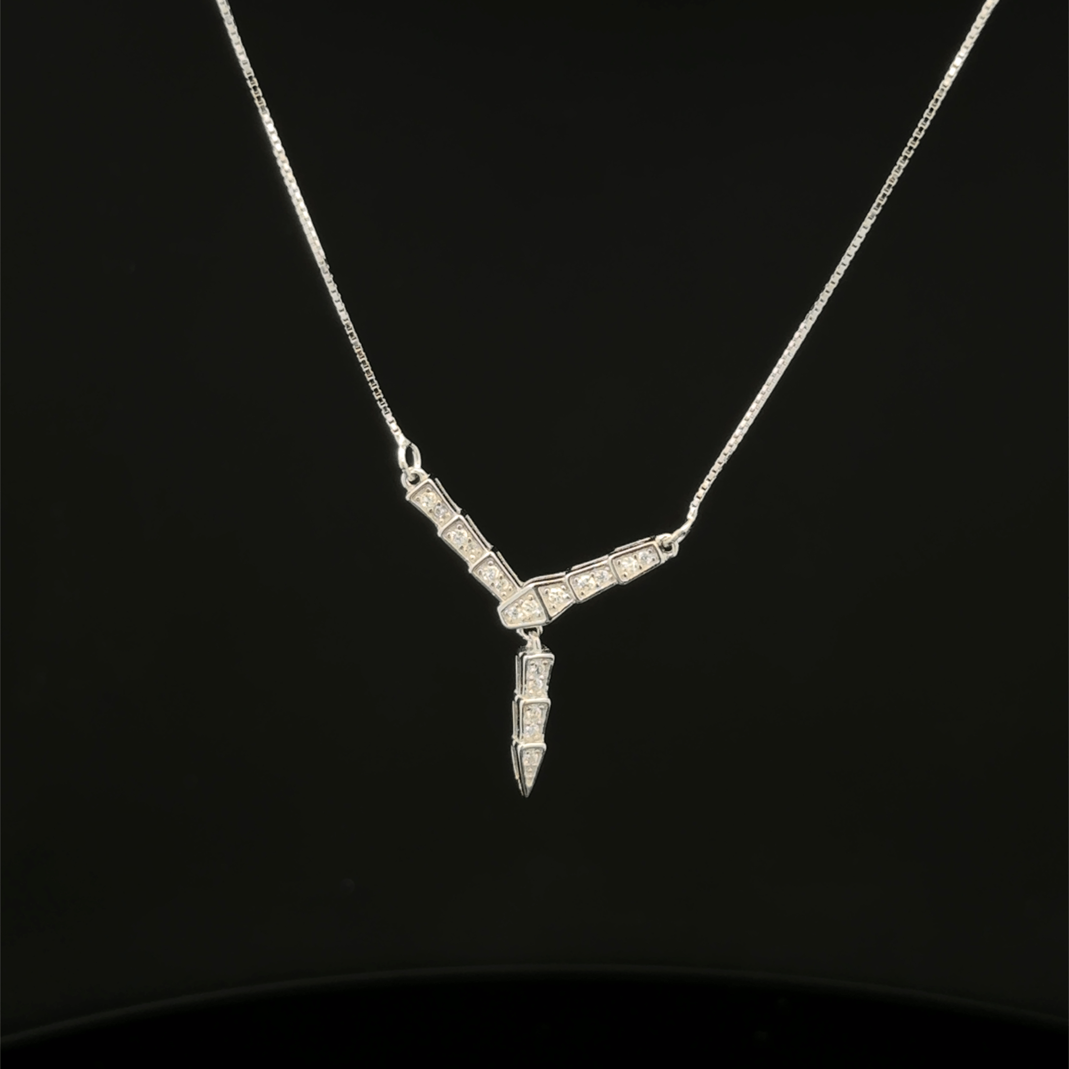 The Prism Spike chain pendant