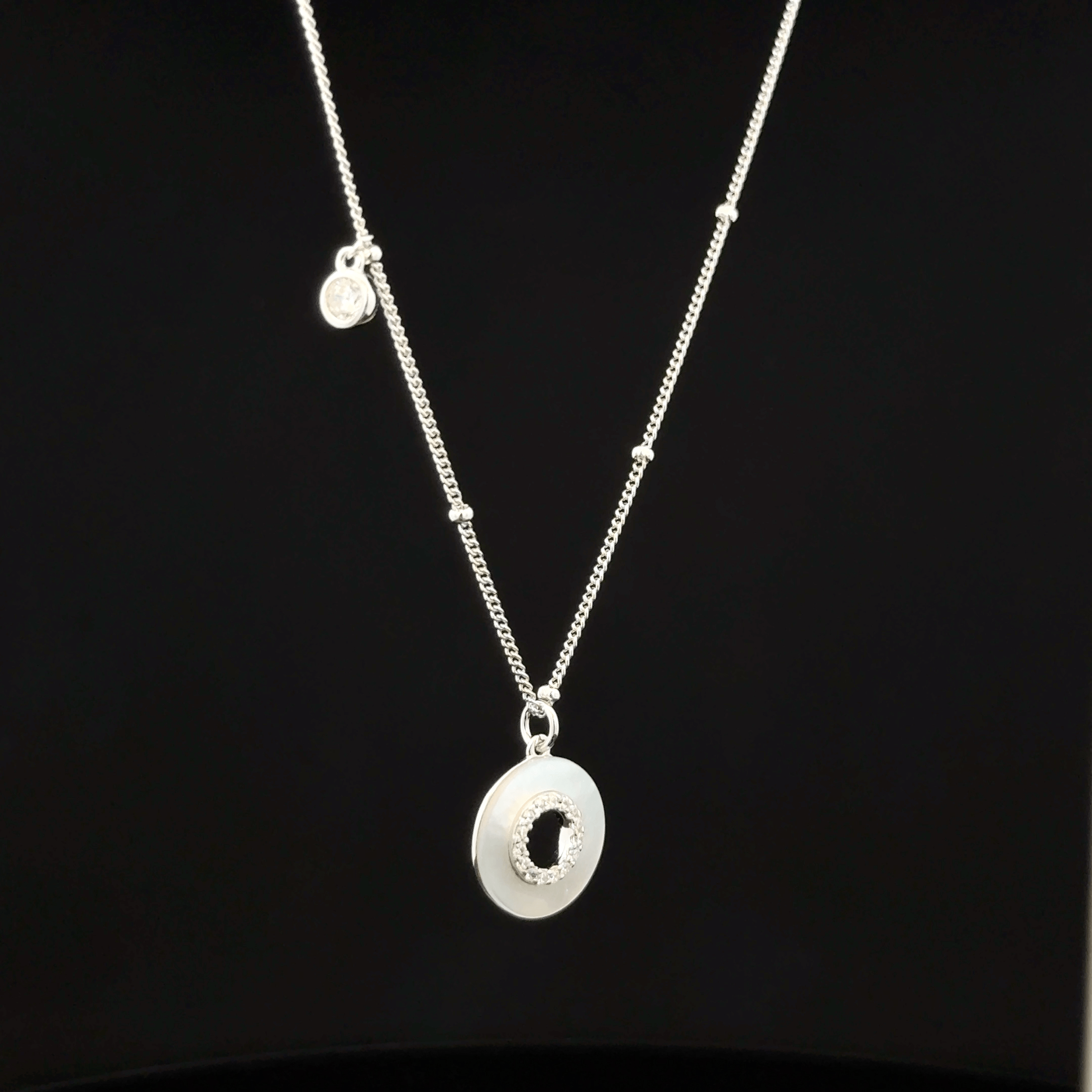 Circle chain pendant