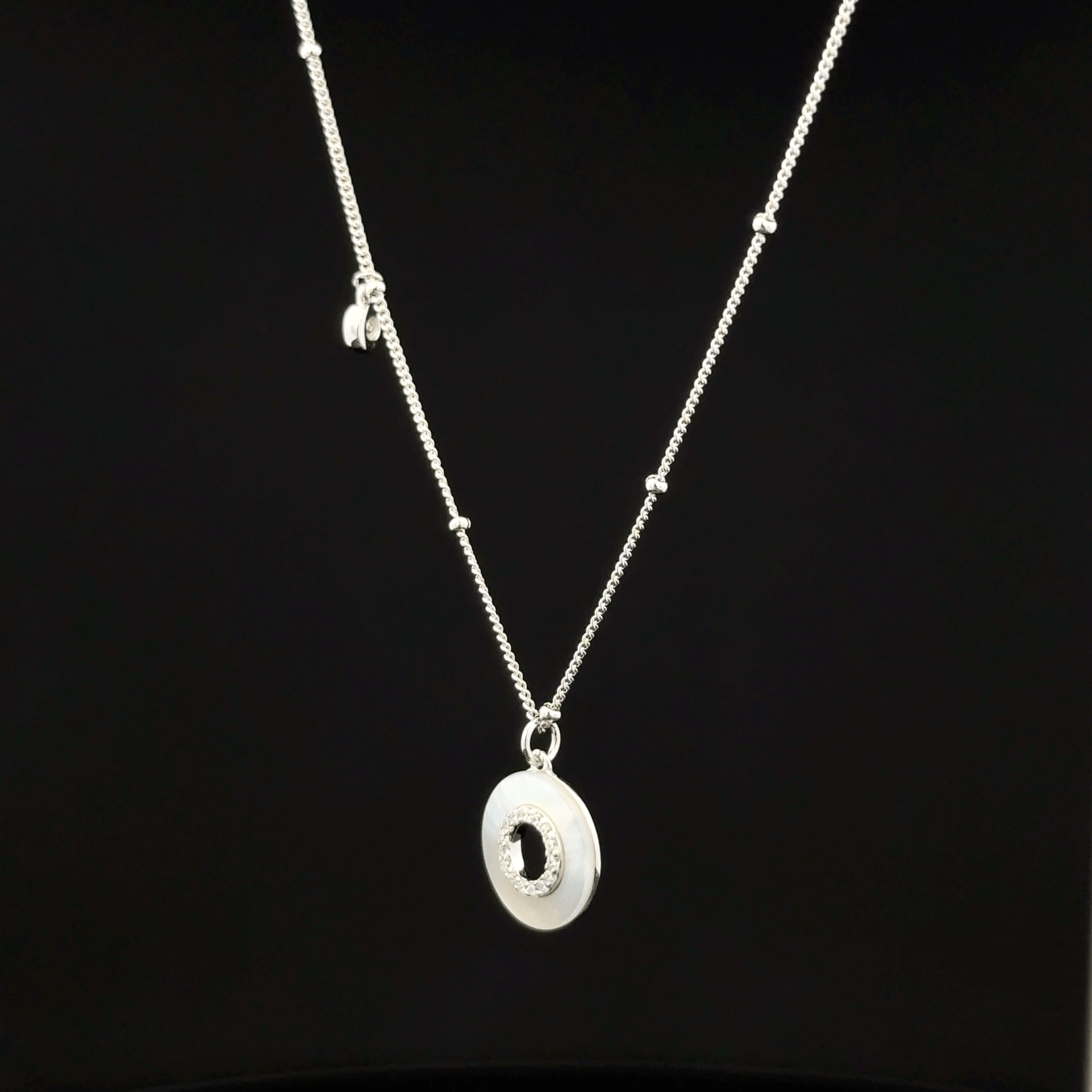 Circle chain pendant