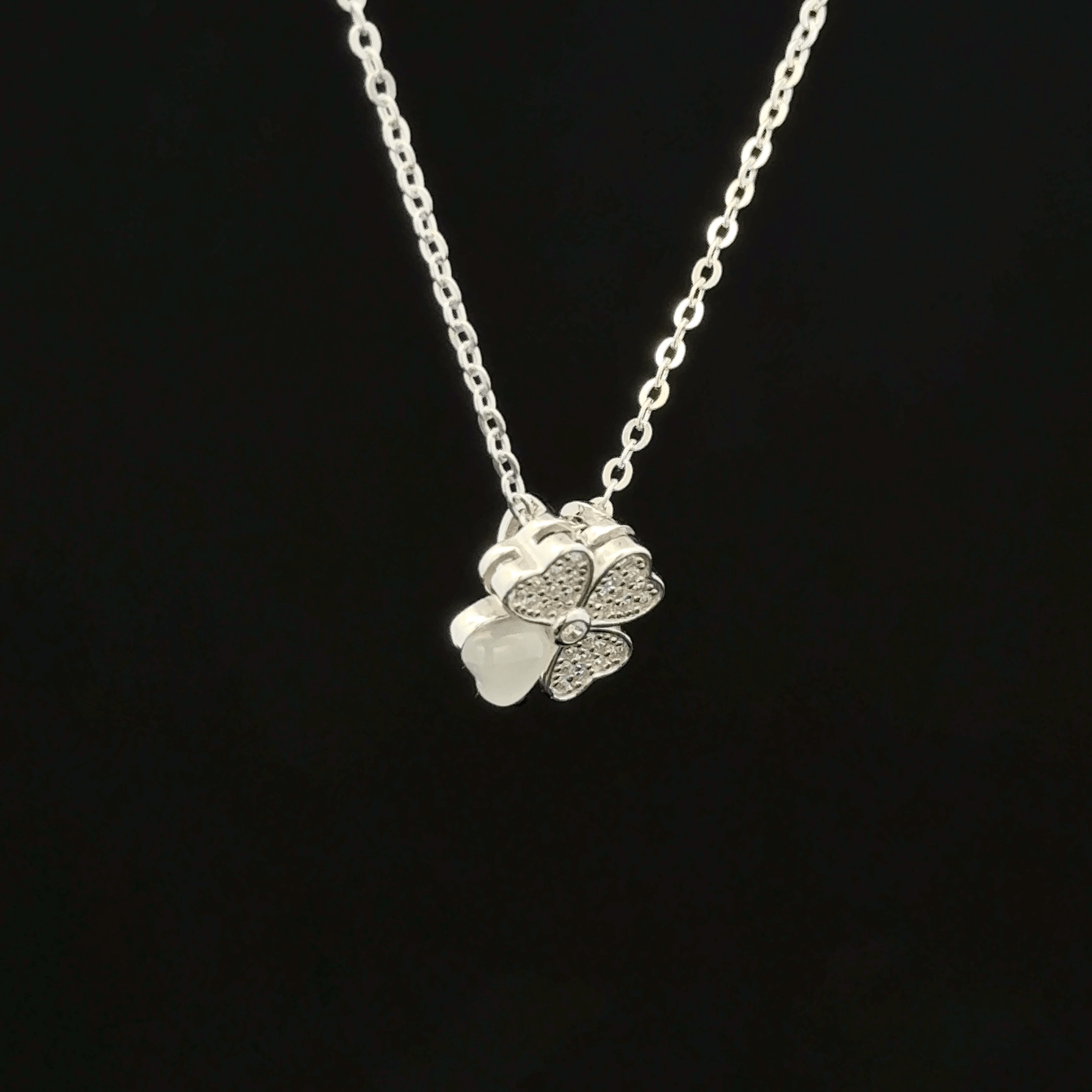 Flower chain pendant
