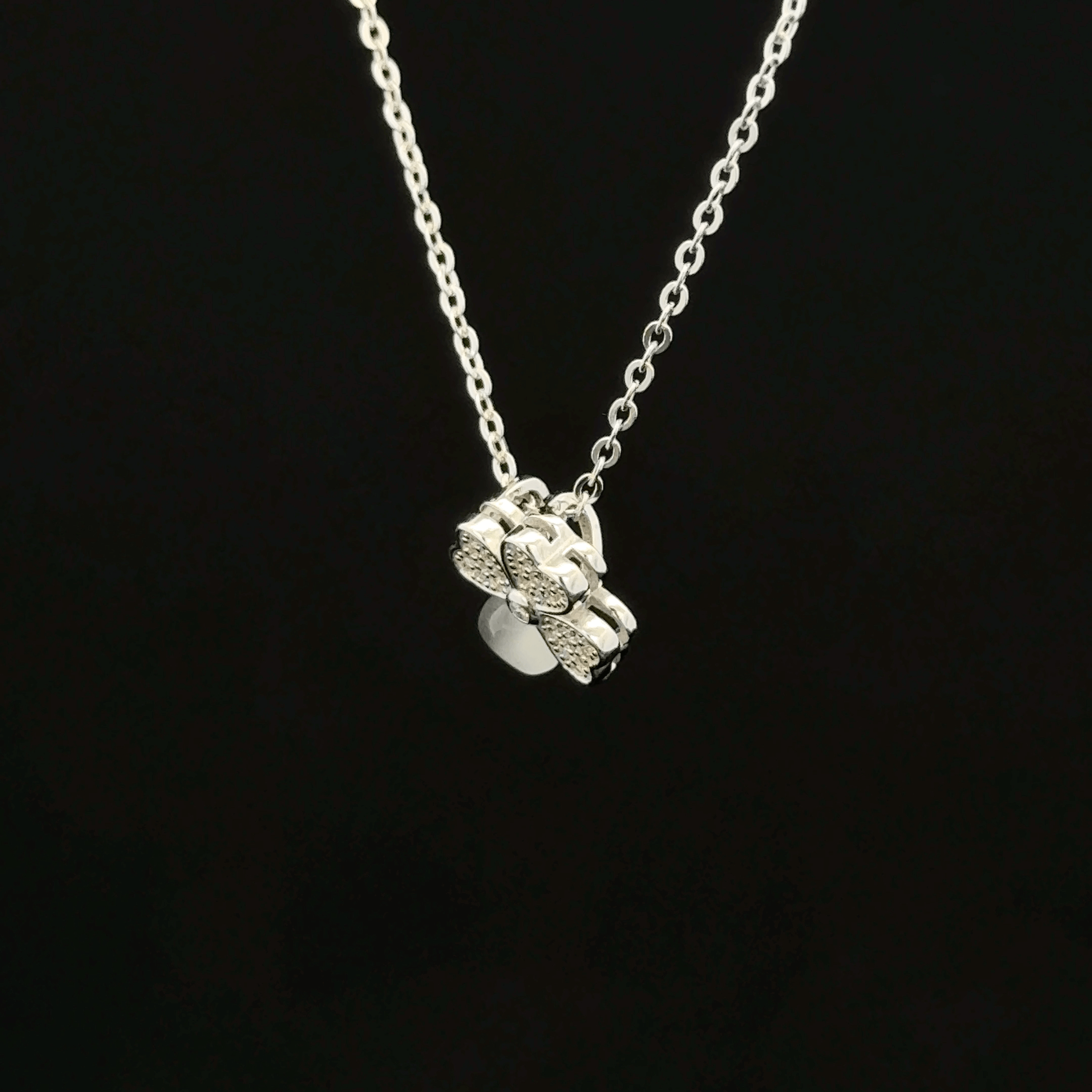 Flower chain pendant