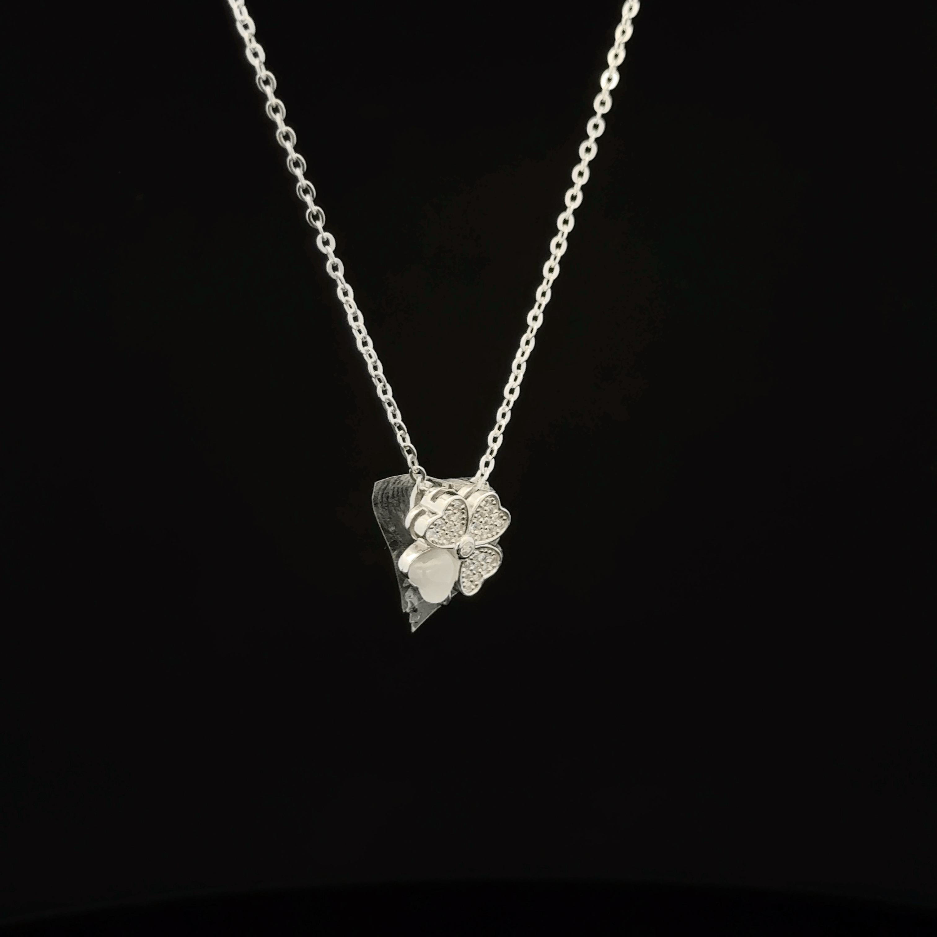 Flower chain pendant