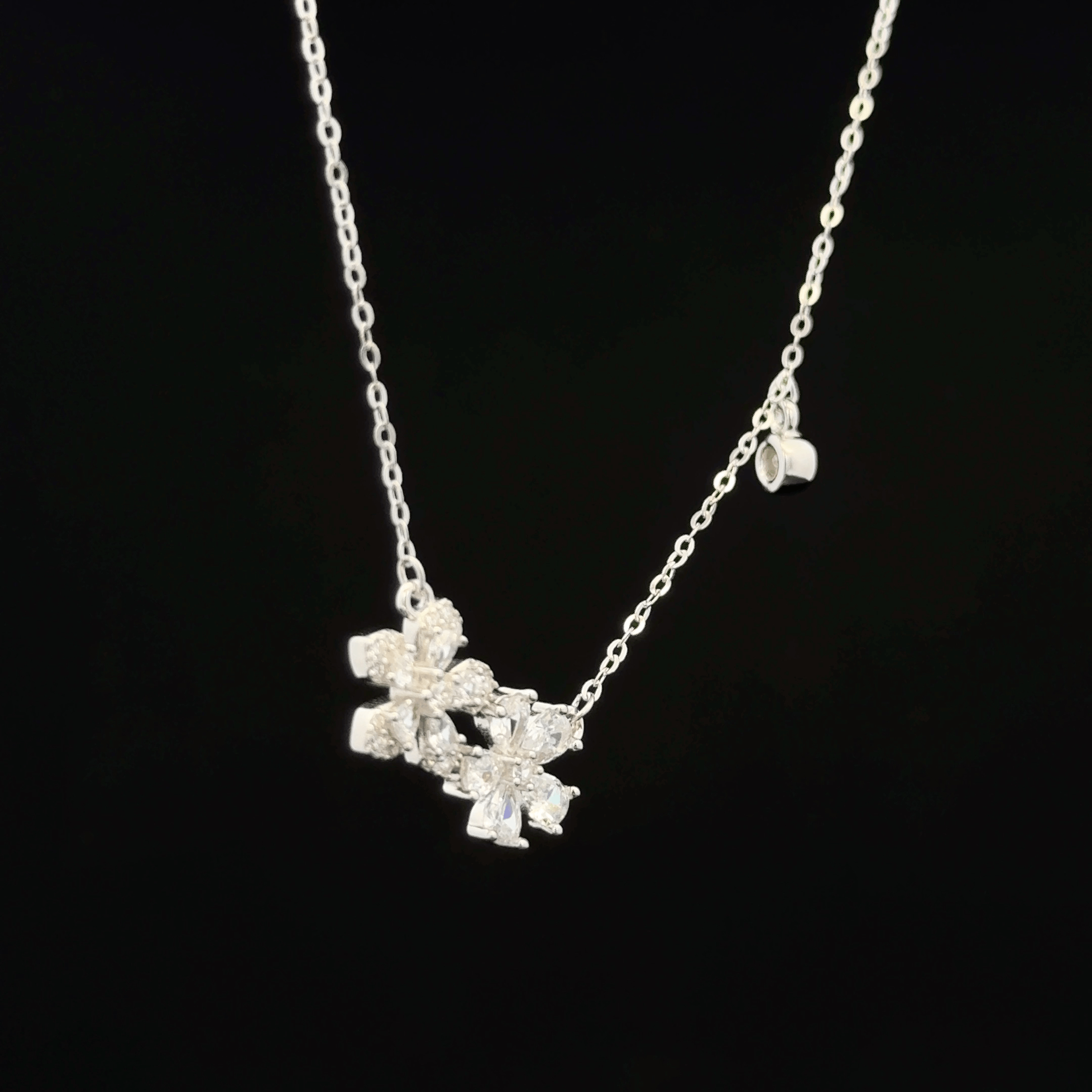 Flower chain pendant