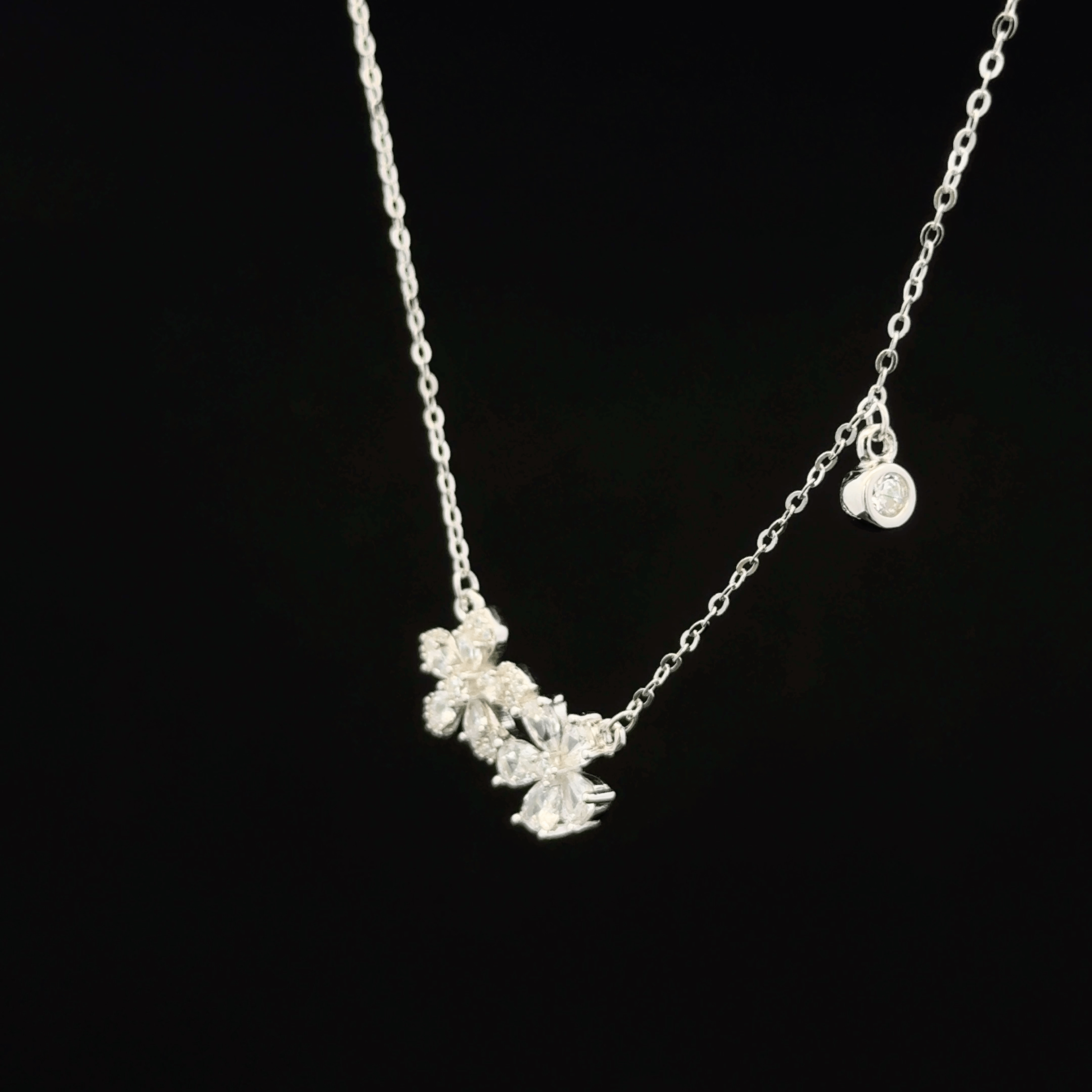 Flower chain pendant
