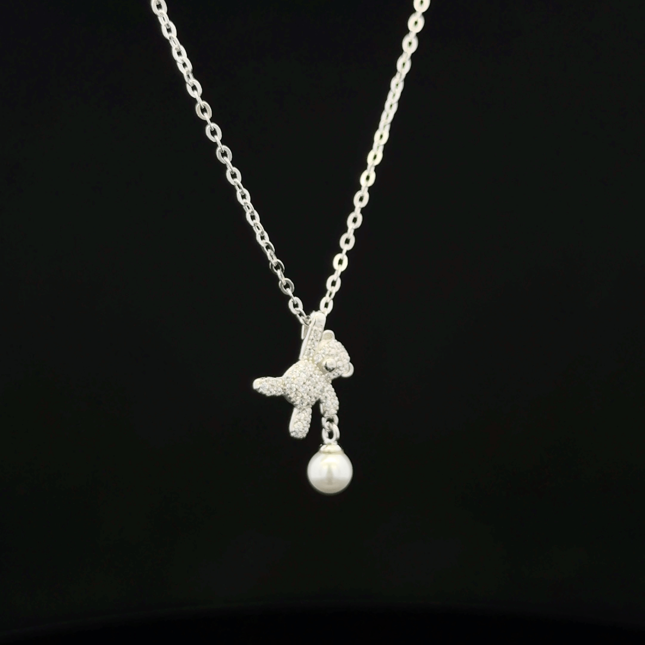 Teddy bear chain pendant