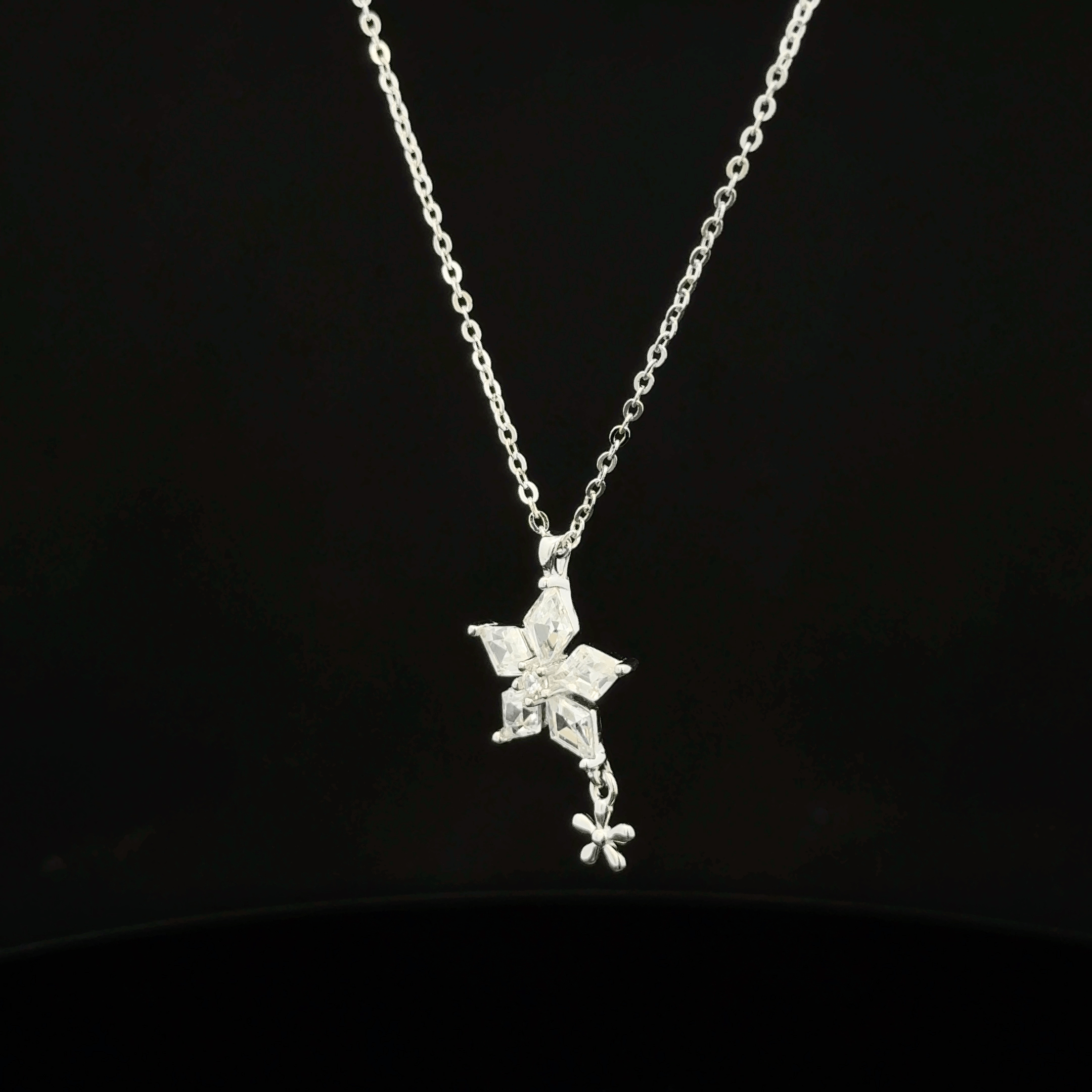 Flower chain pendant