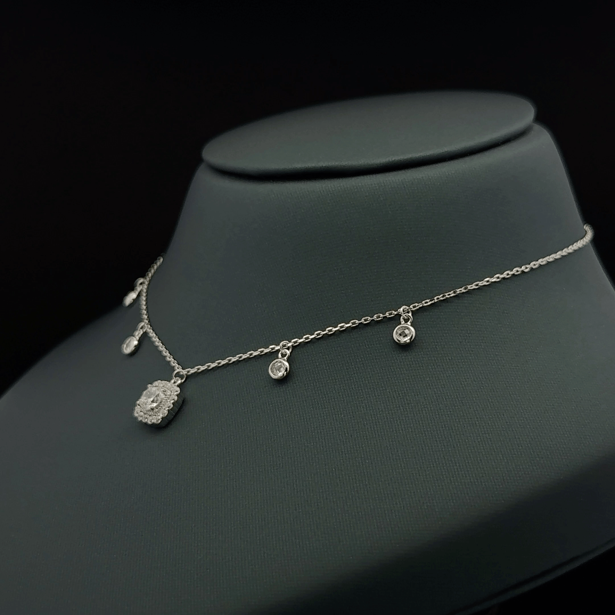 Square shape chain