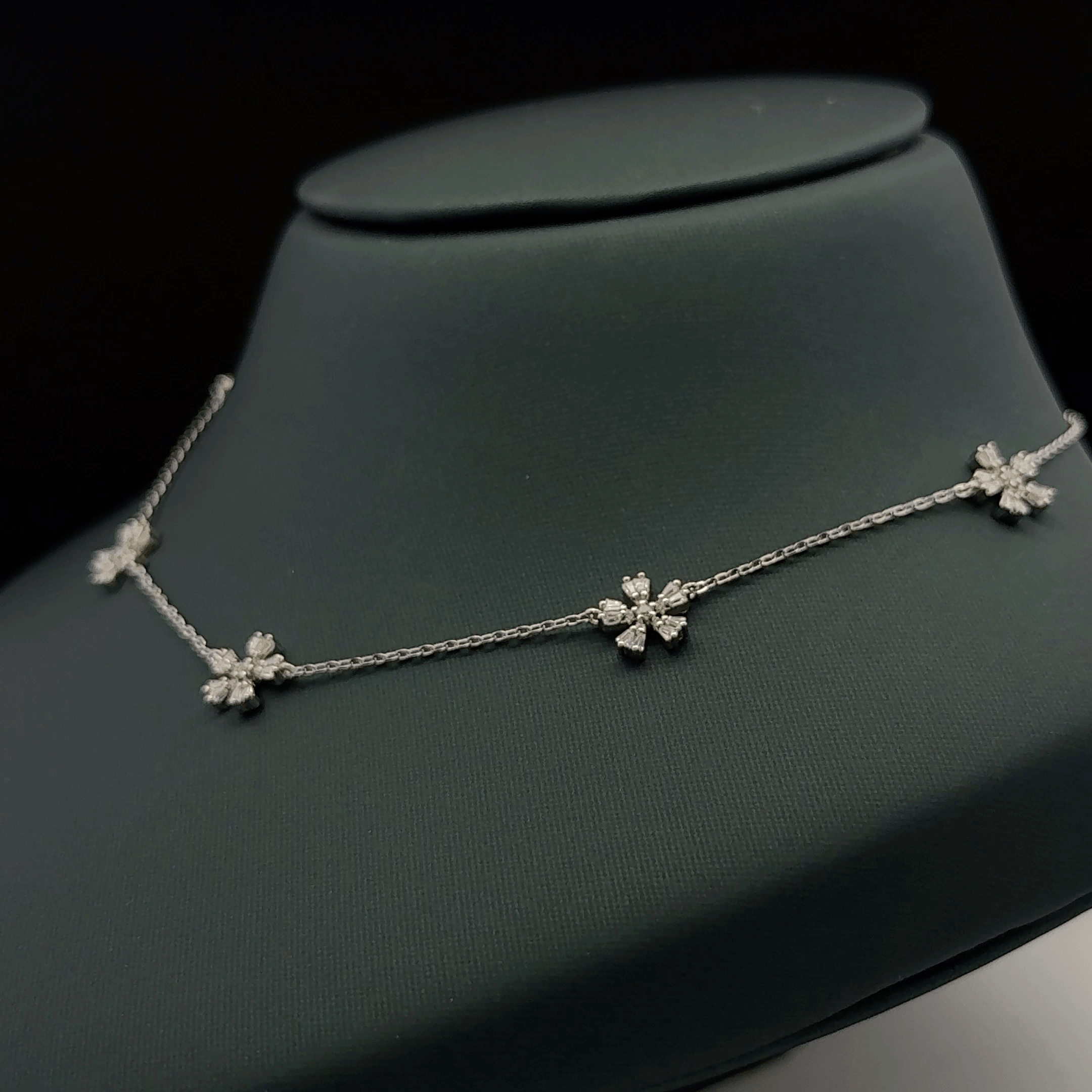 Small snowflake chain