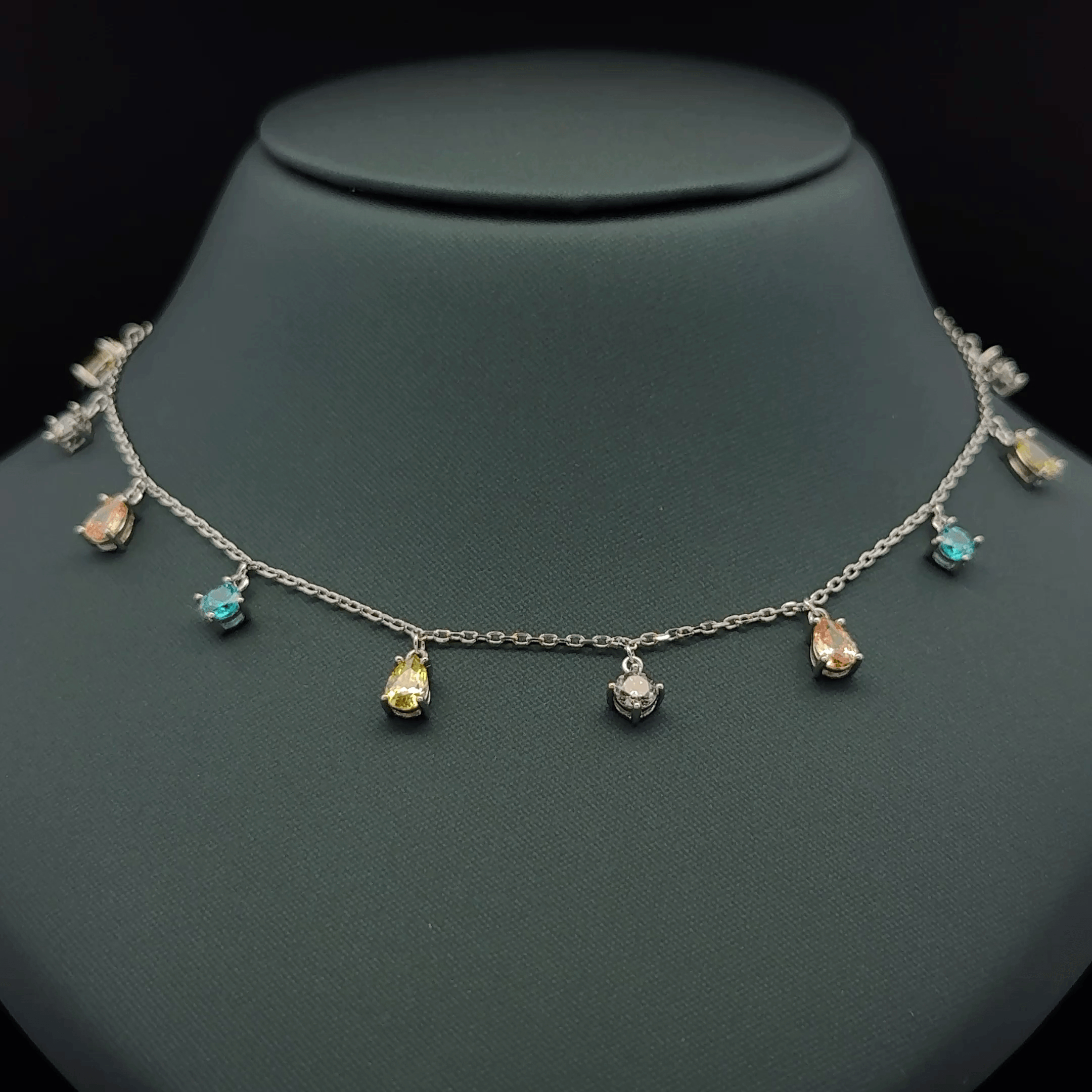 Dangling teardrop chain