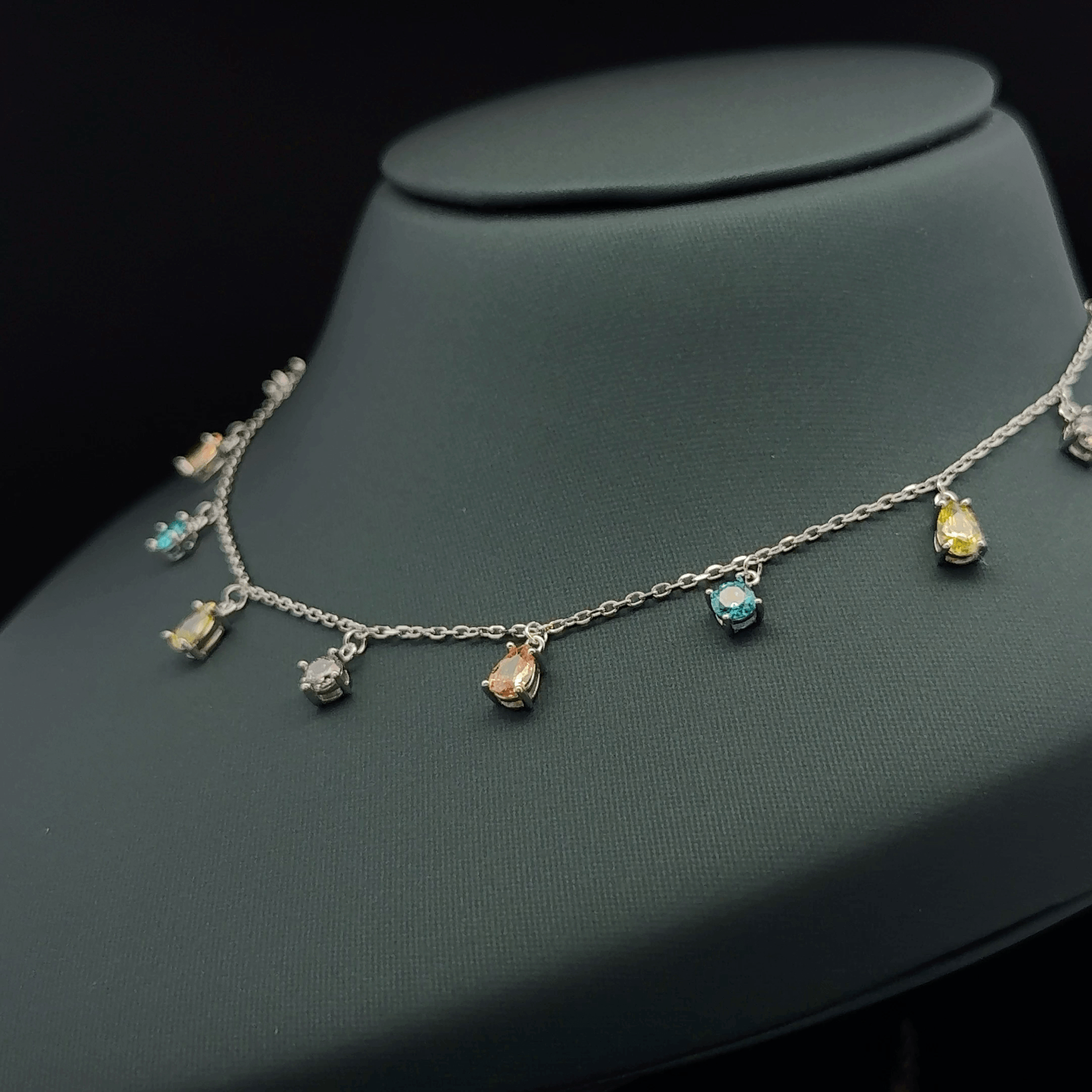 Dangling teardrop chain