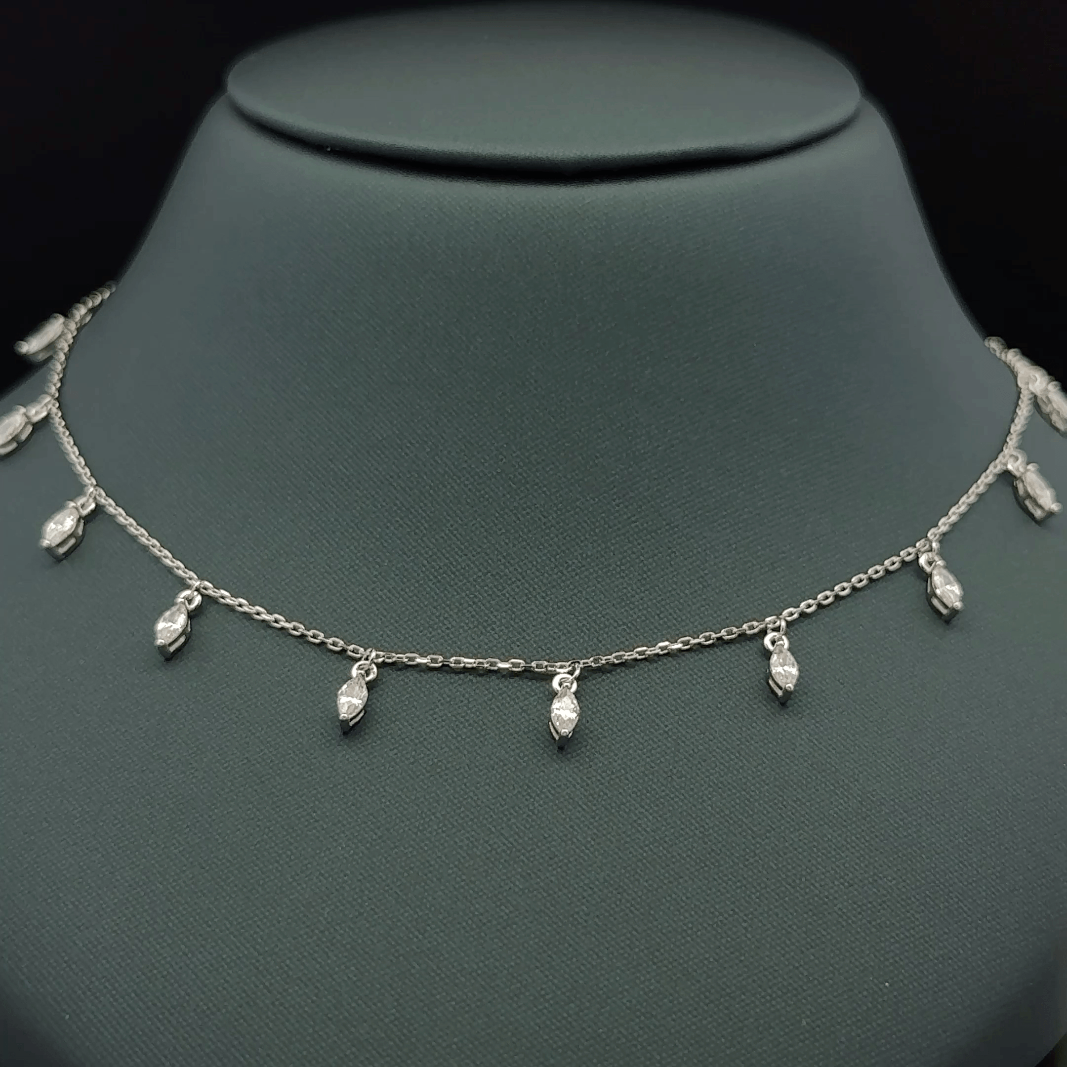 Hanging pear cut
