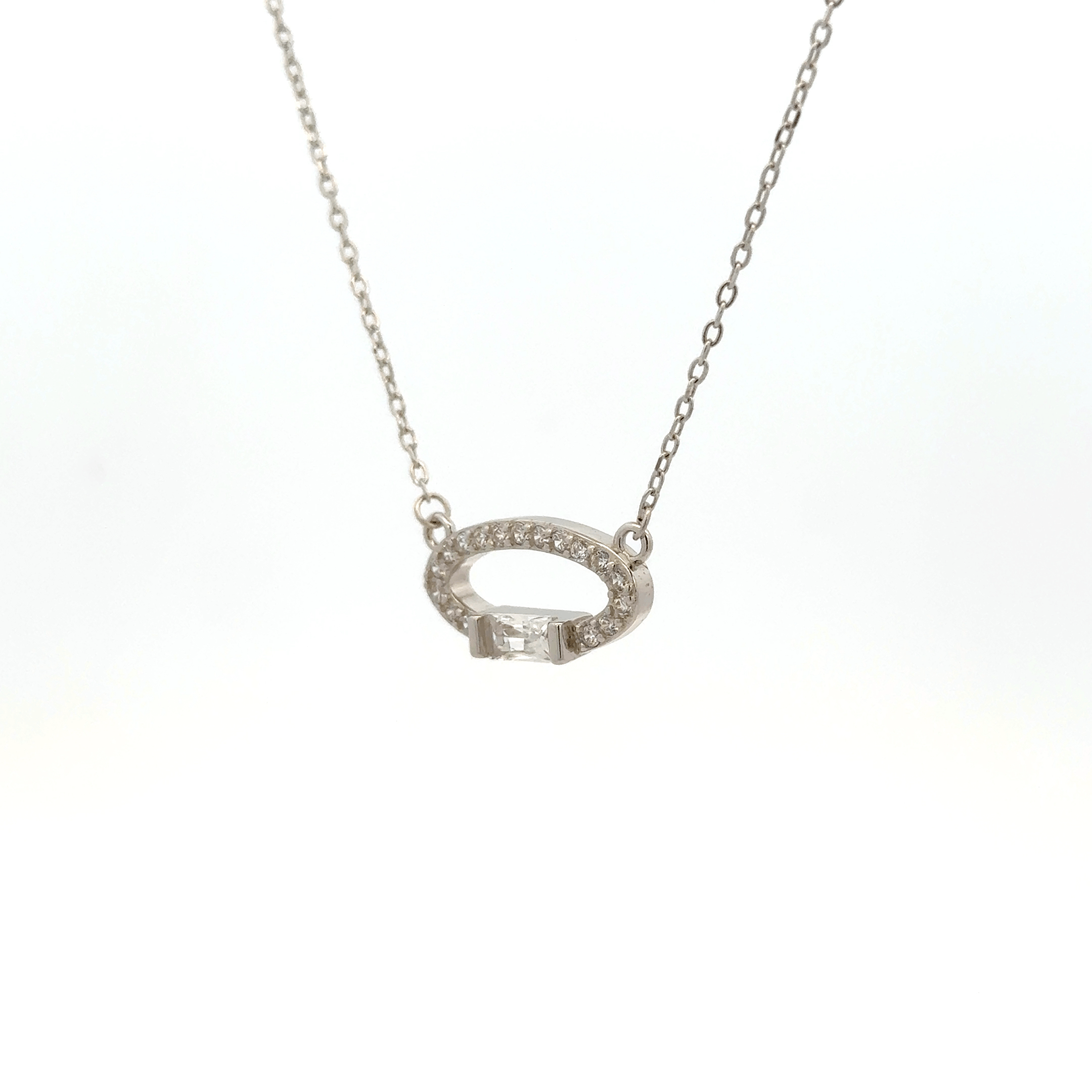 Rhodium circle chain with pendent