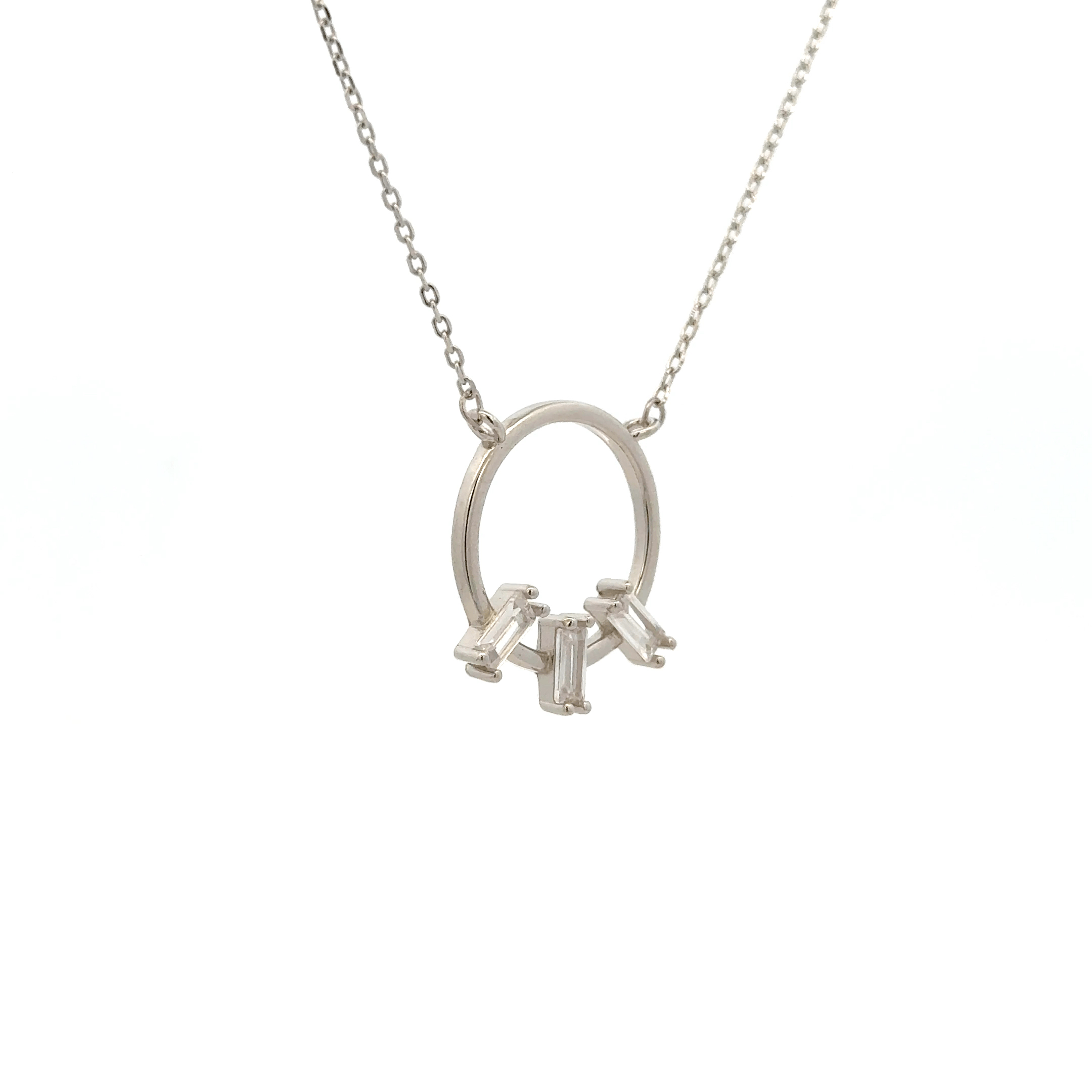 Rhodium circle chain with pendent