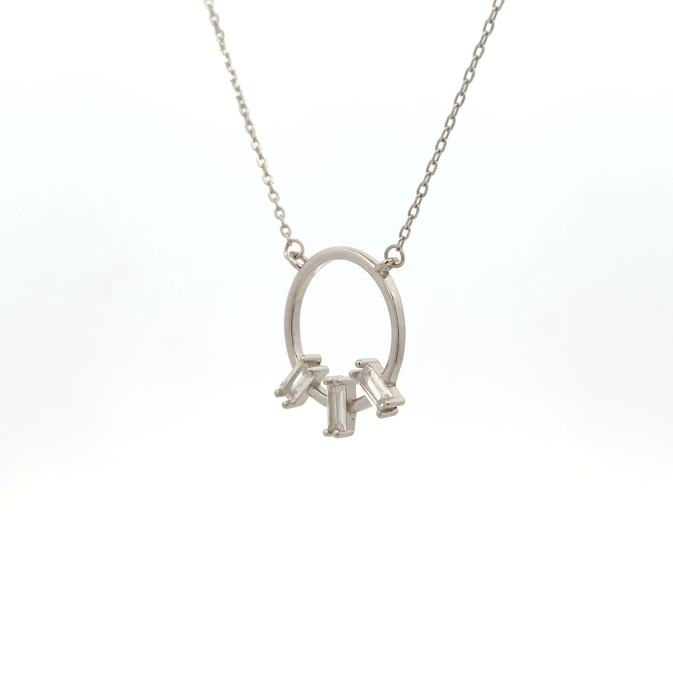 Rhodium circle chain with pendent
