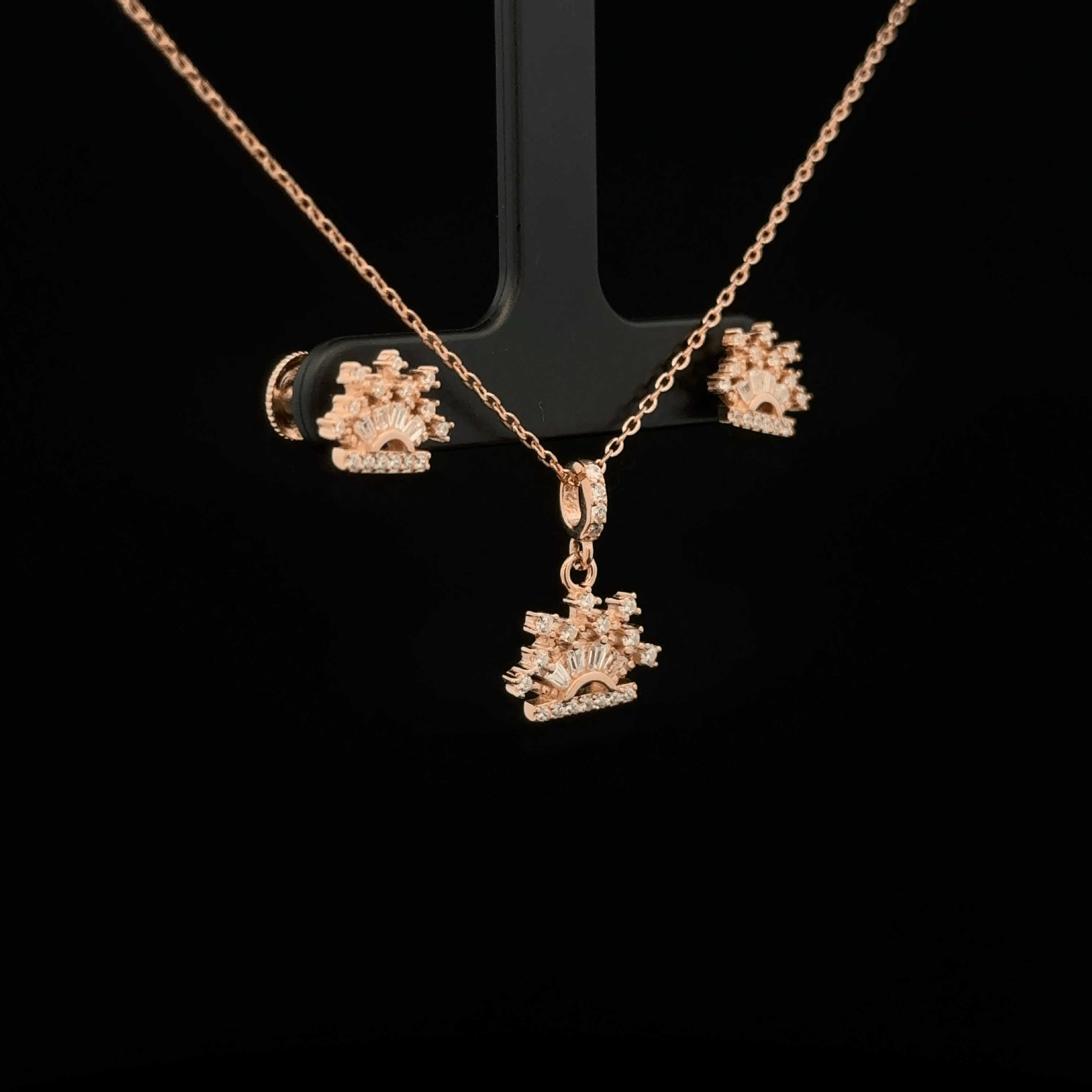 Crown Chain Pendant Earrings