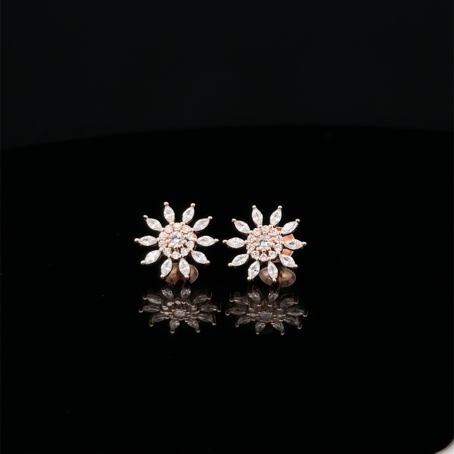 ROSEGOLD DIAMOND SETTING EARRING