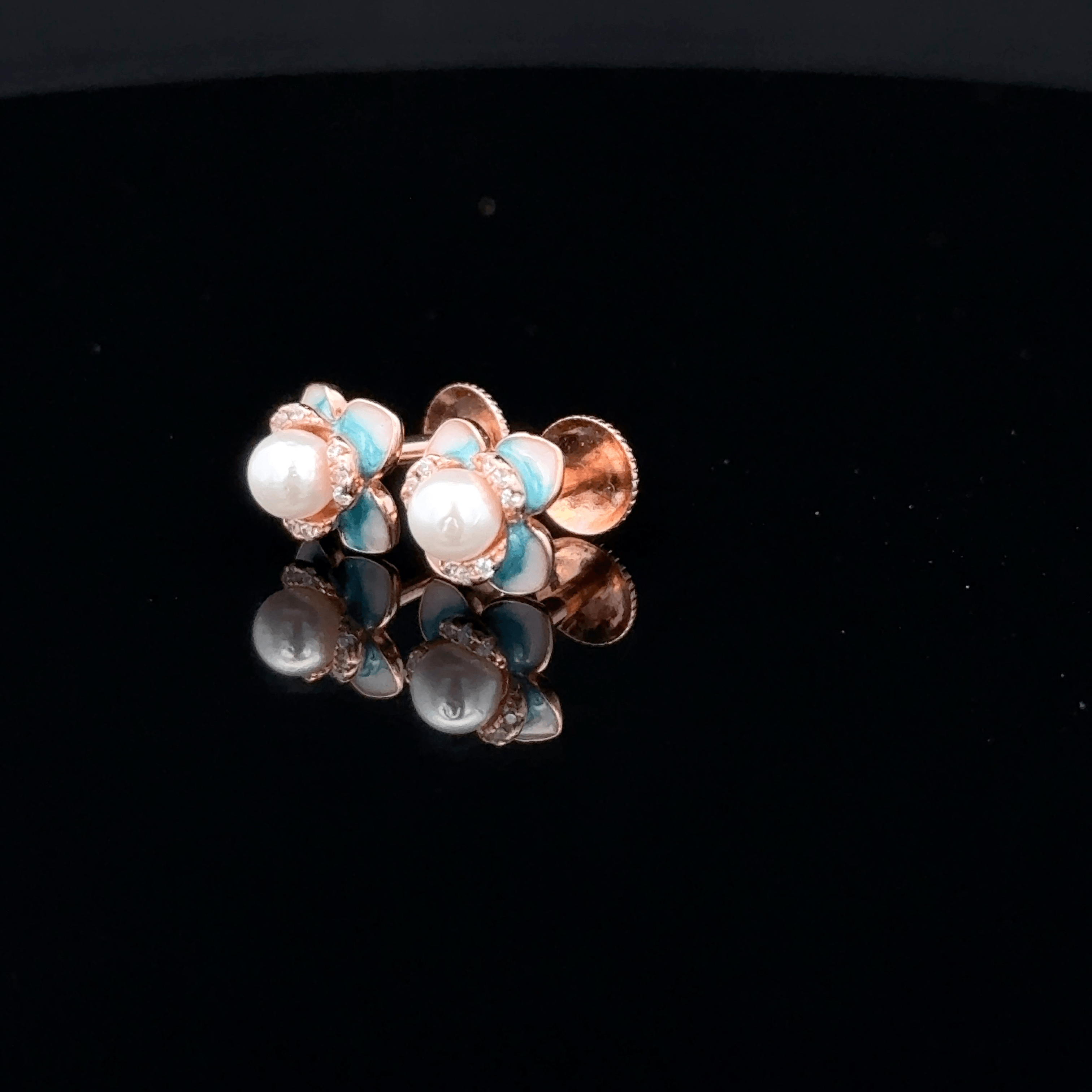 Rose Gold Pearl Flower Stud Earrings