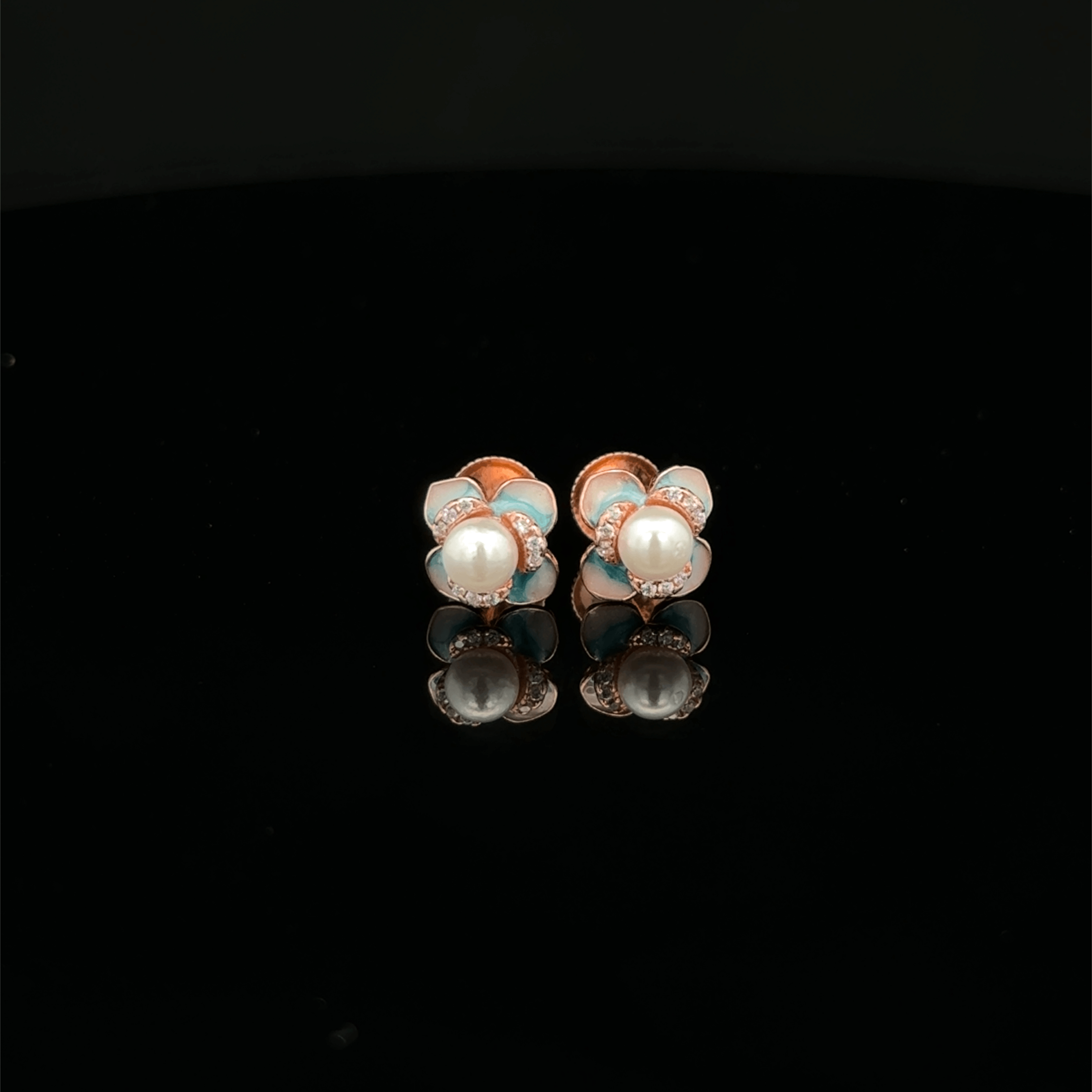 Rose Gold Pearl Flower Stud Earrings