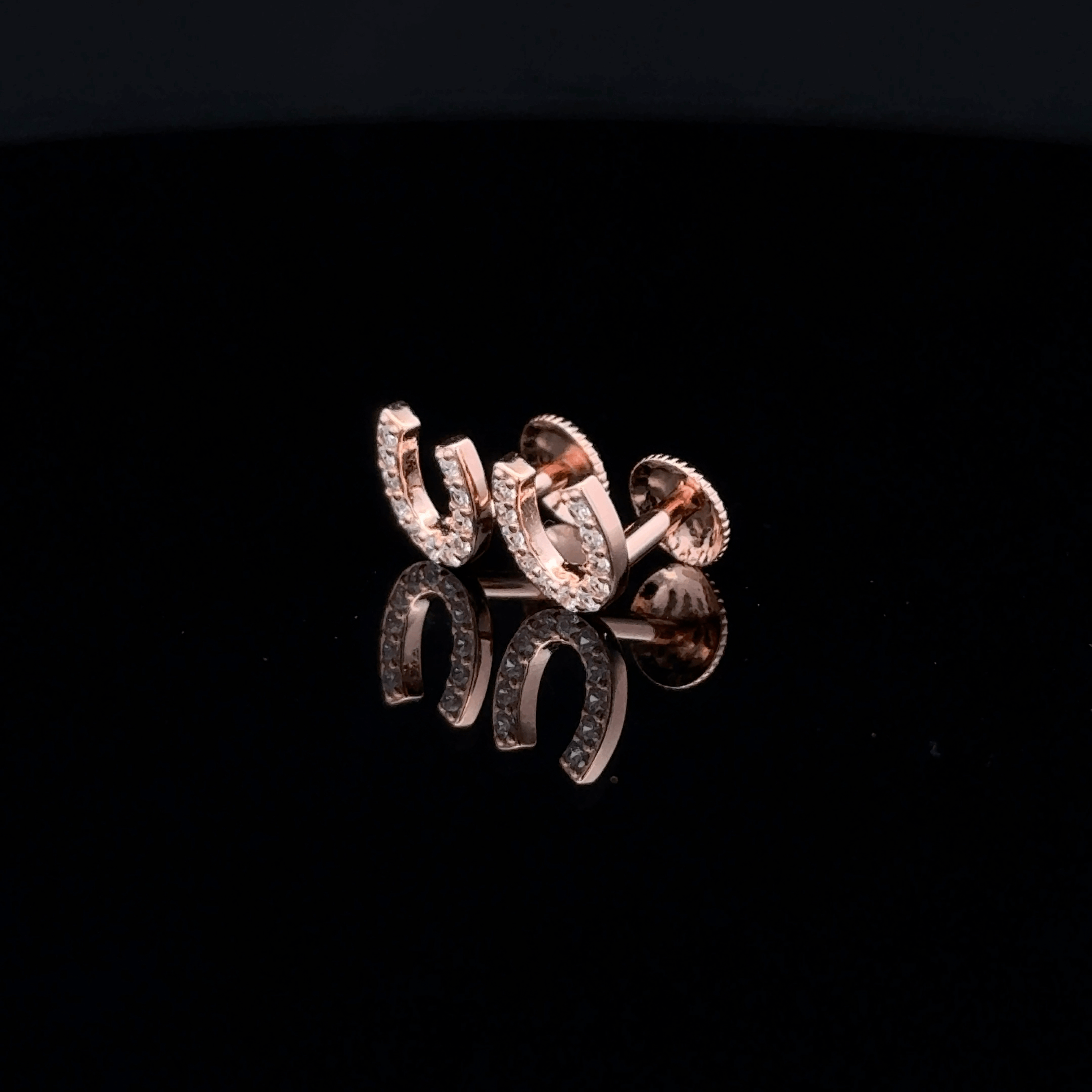 Rose gold Horseshoe earrings