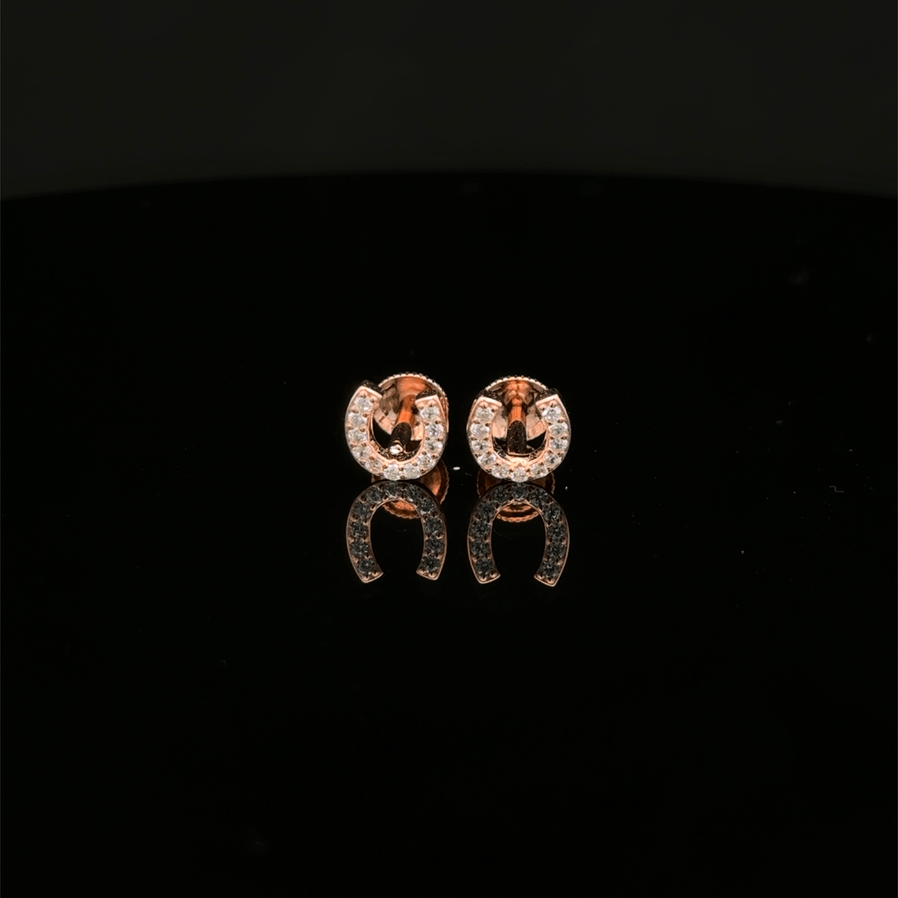 Rose gold Horseshoe earrings