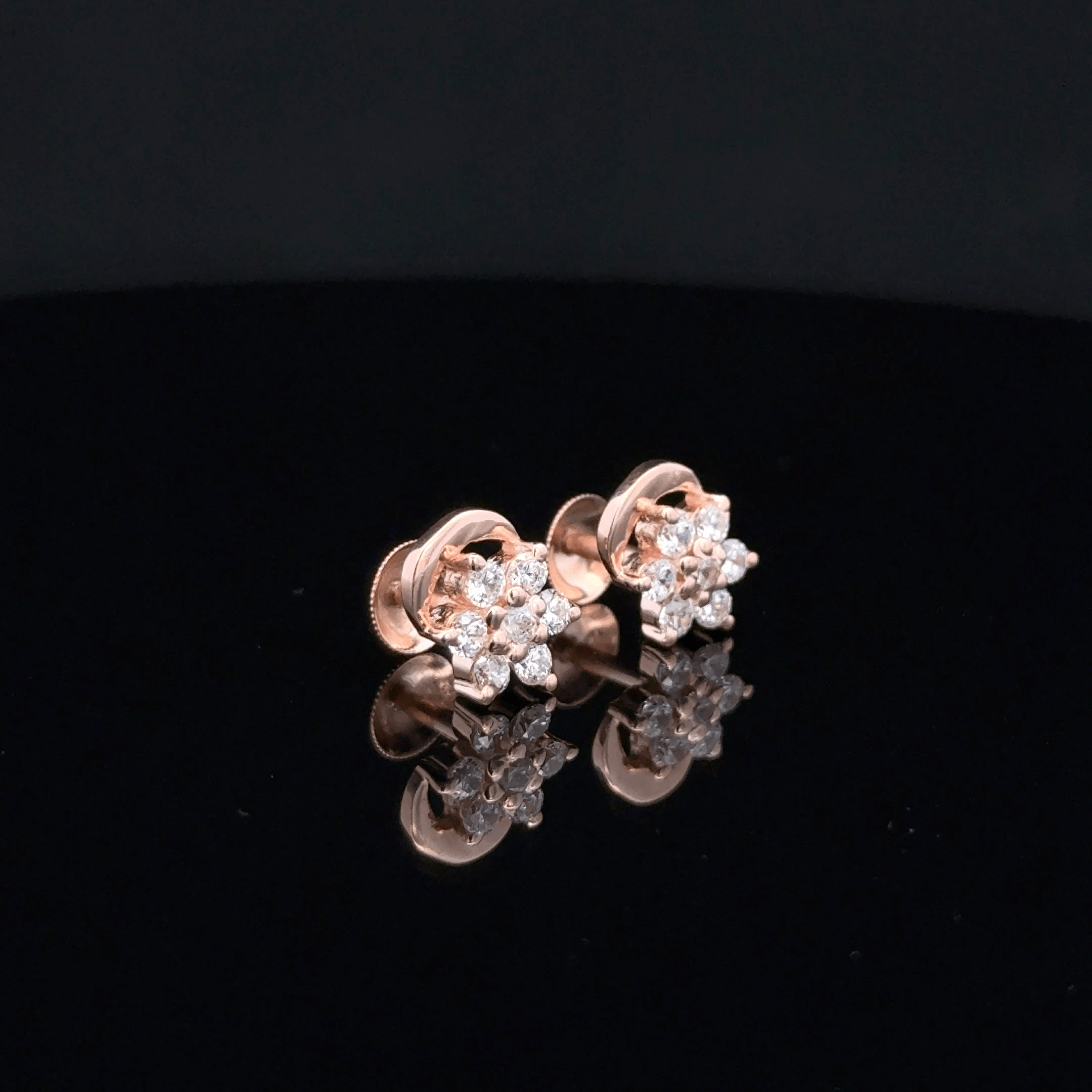 Rose gold star shape earrings