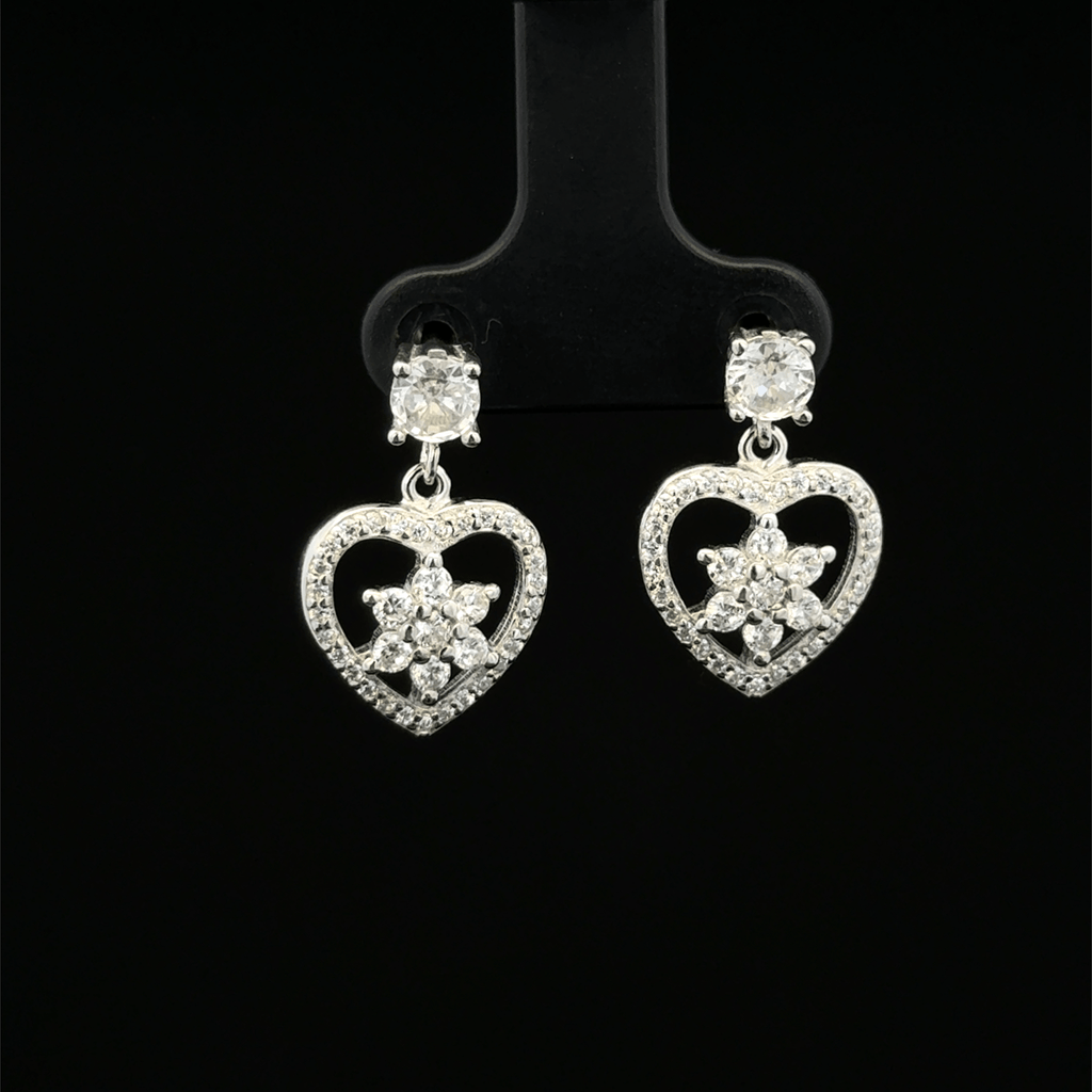 Heart-shaped earrings with floral