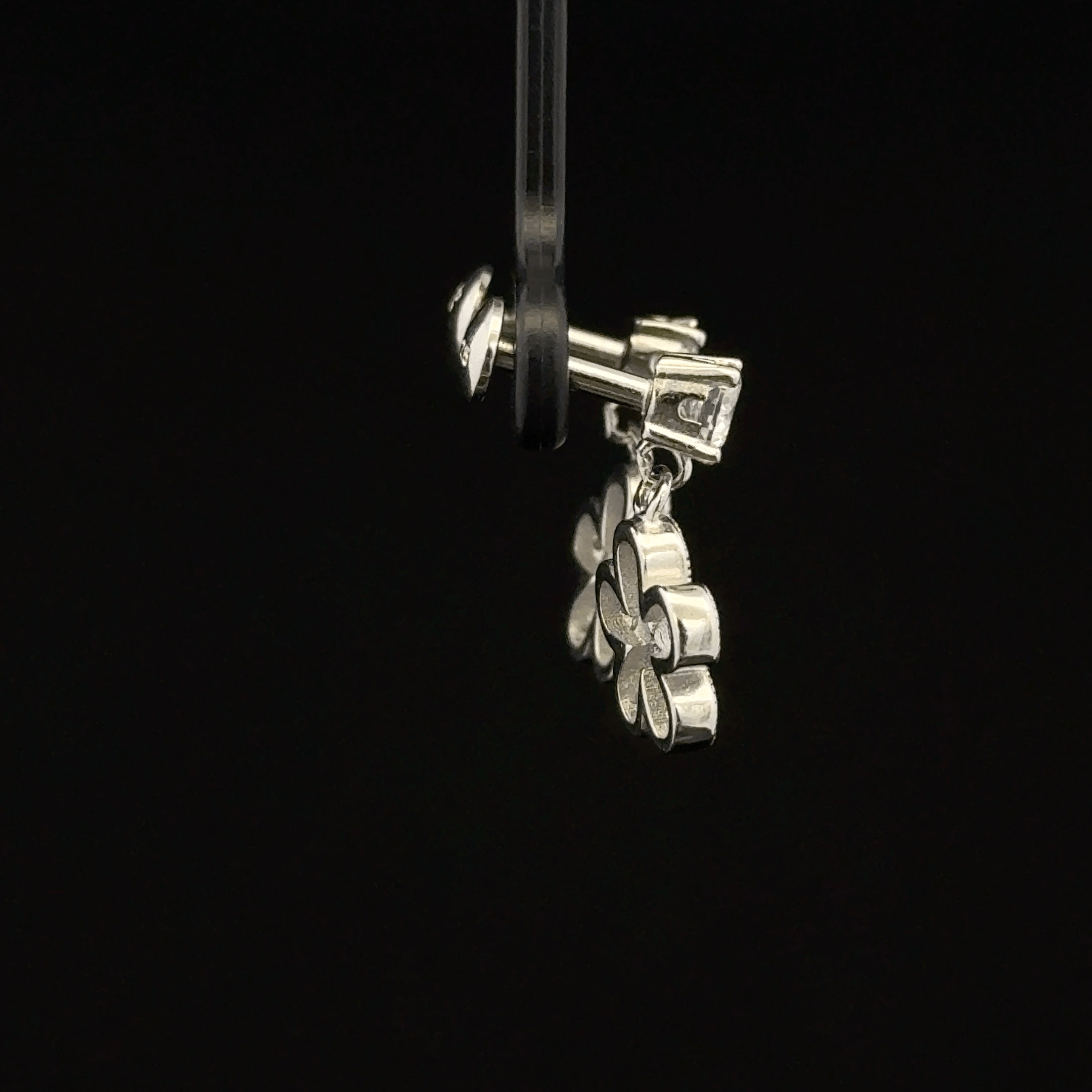 Flower drop earrings