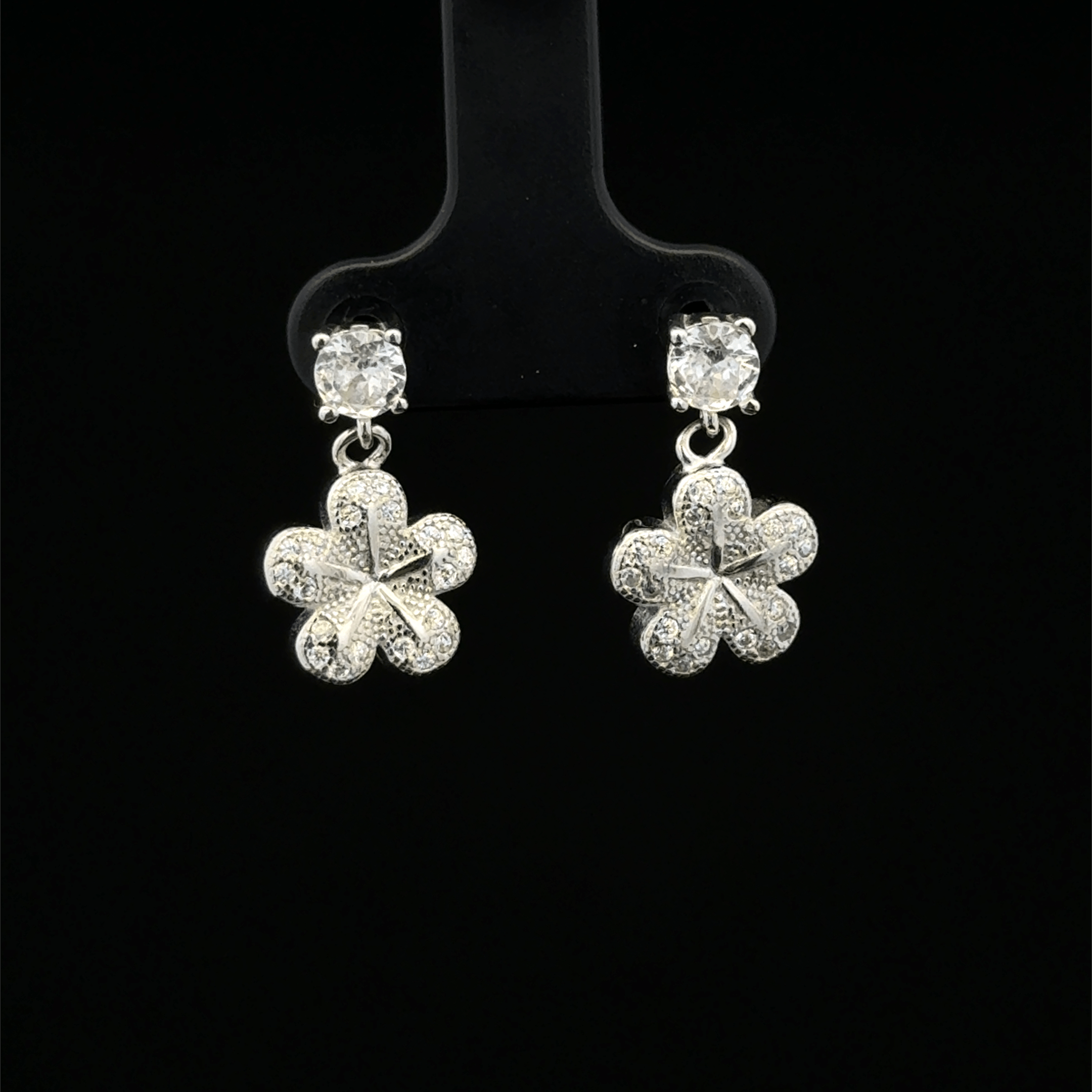 Flower drop earrings