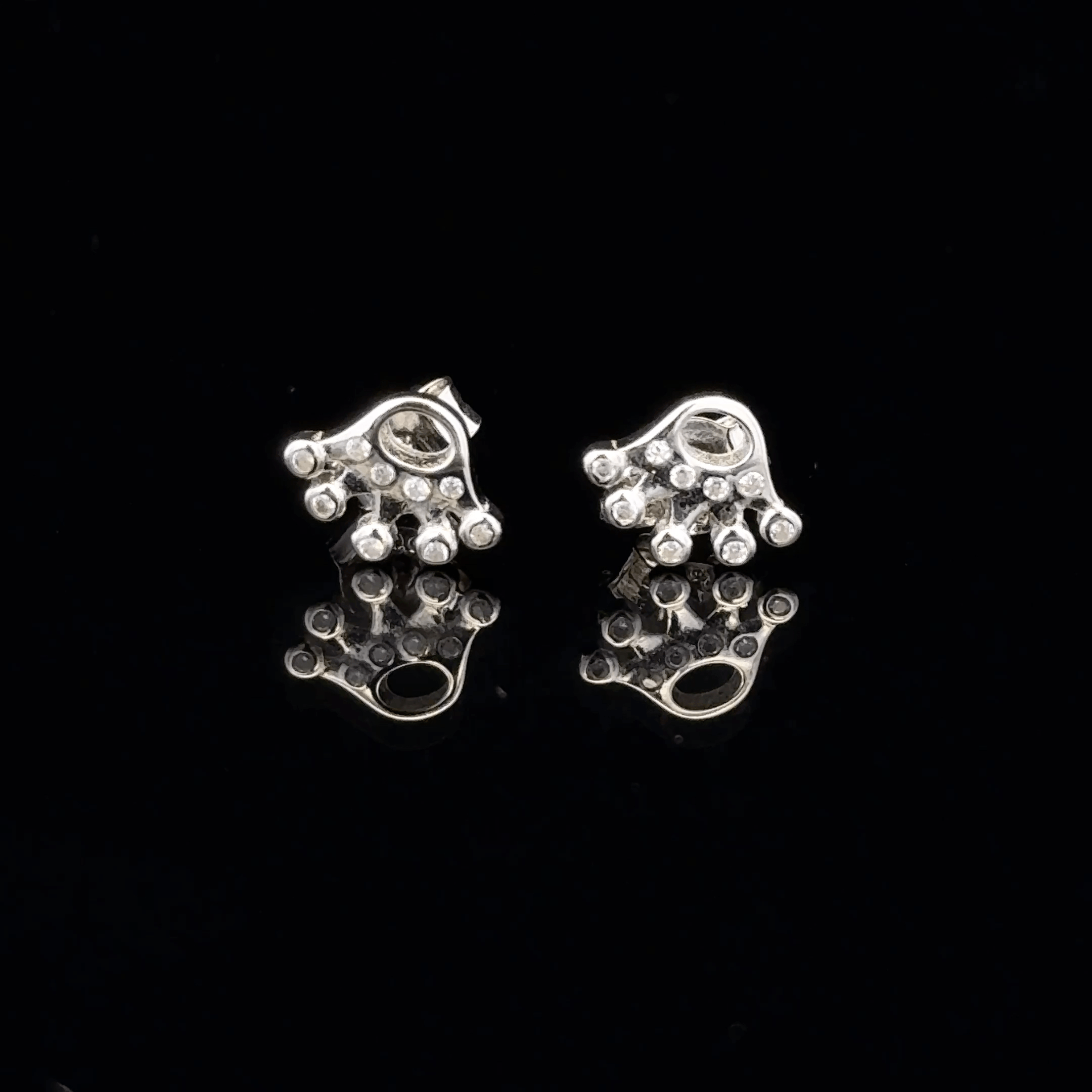 Crown shaped earrings