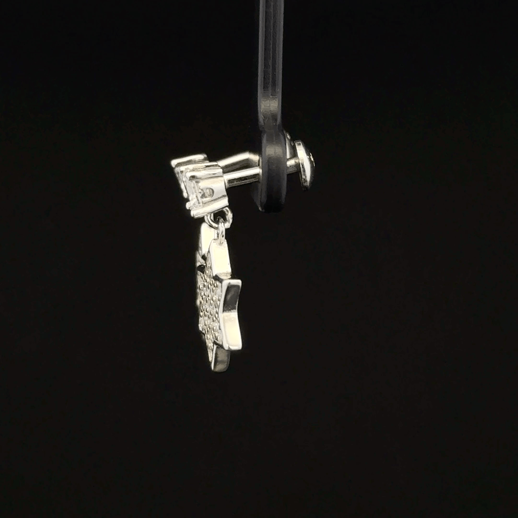 Star shape drop earrings