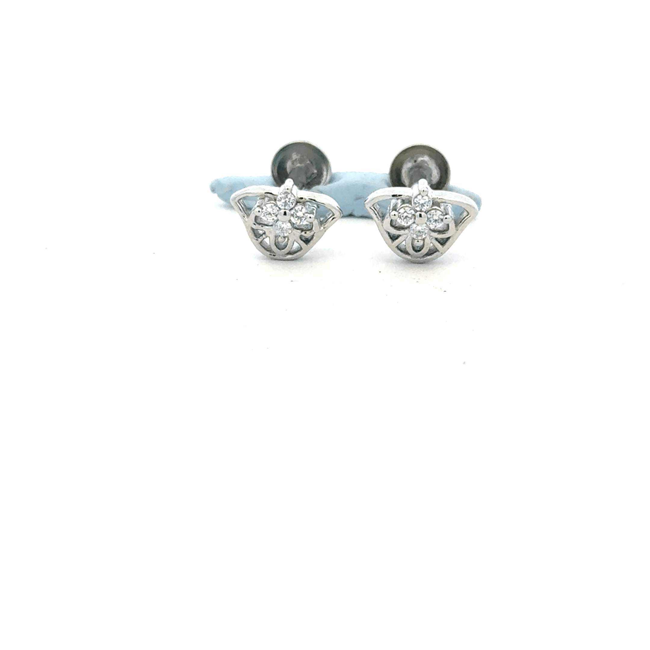 Semi Fancy Earring