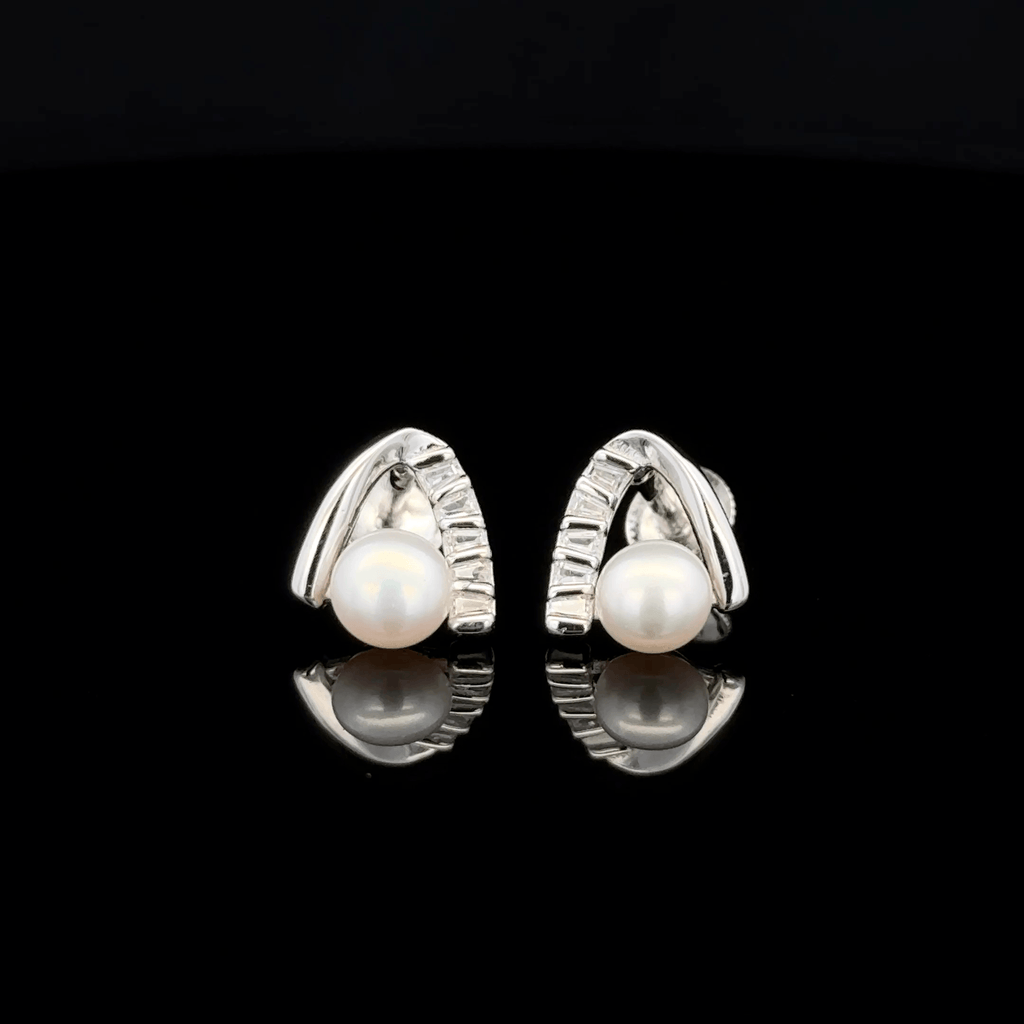 Arch Pearl Earrings